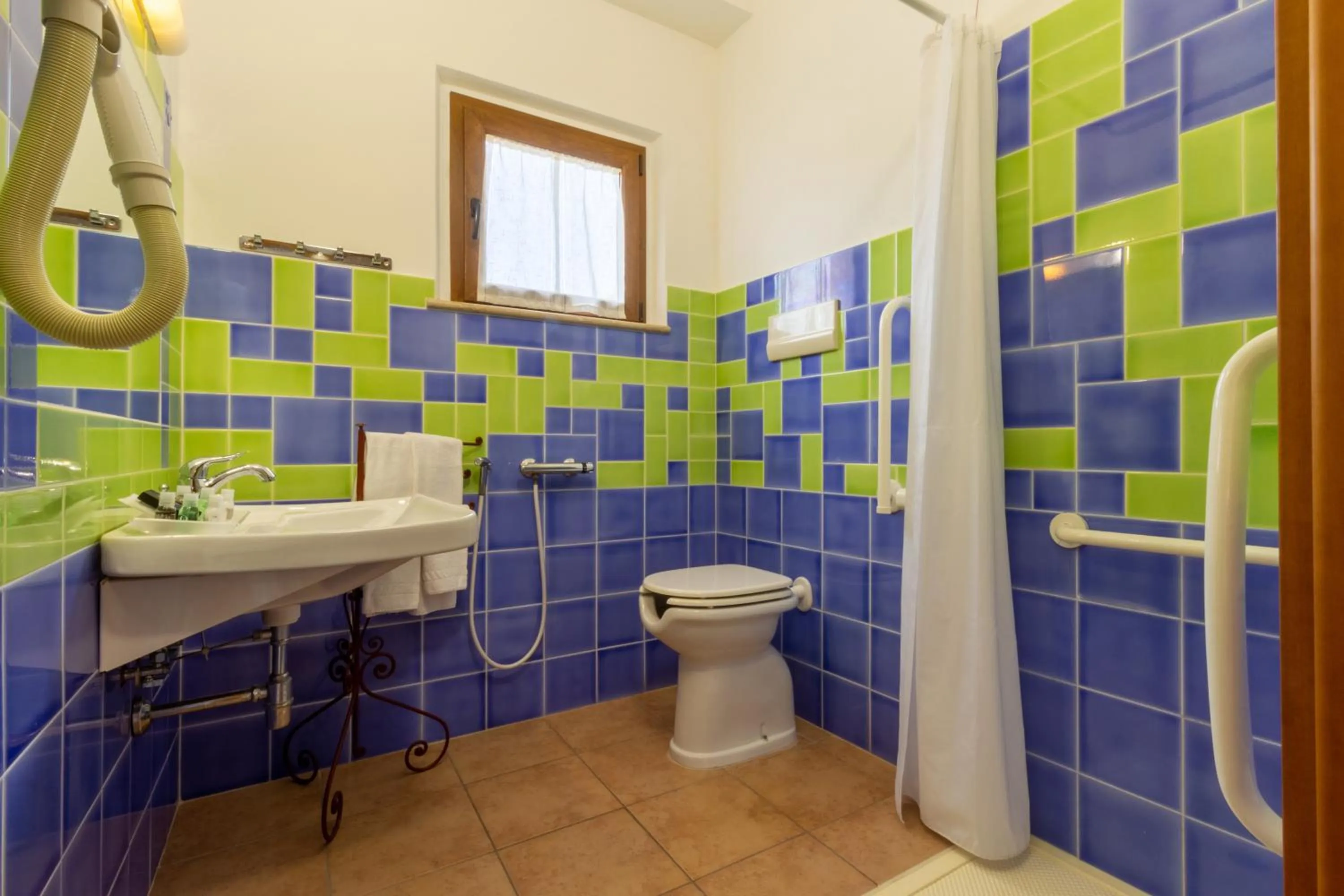 Shower in Hotel Brancamaria