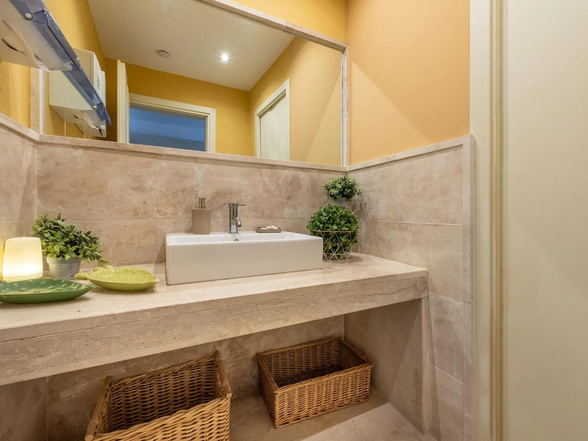 Bathroom in Nichotel