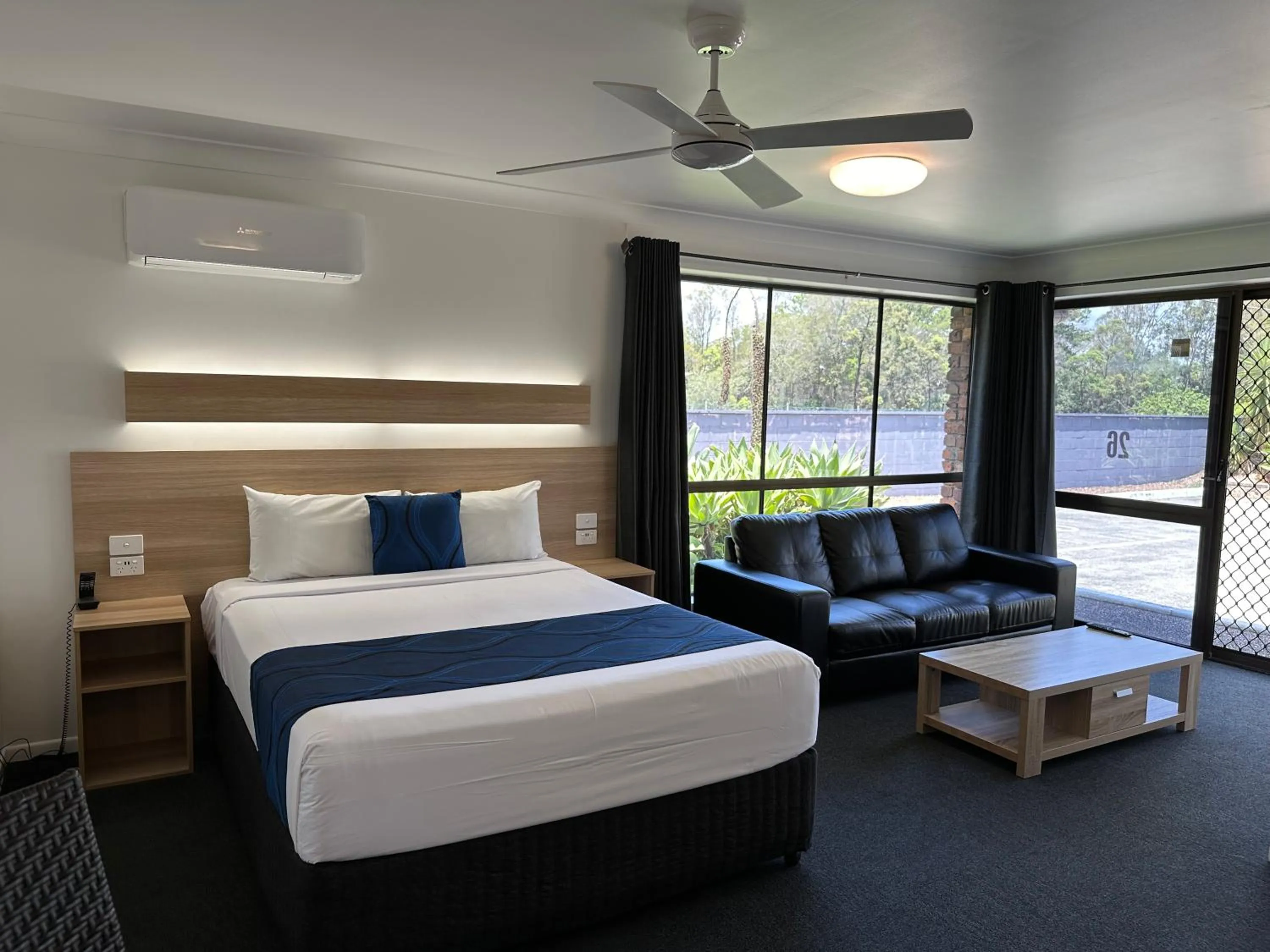 Bed in Logan City Motor Inn