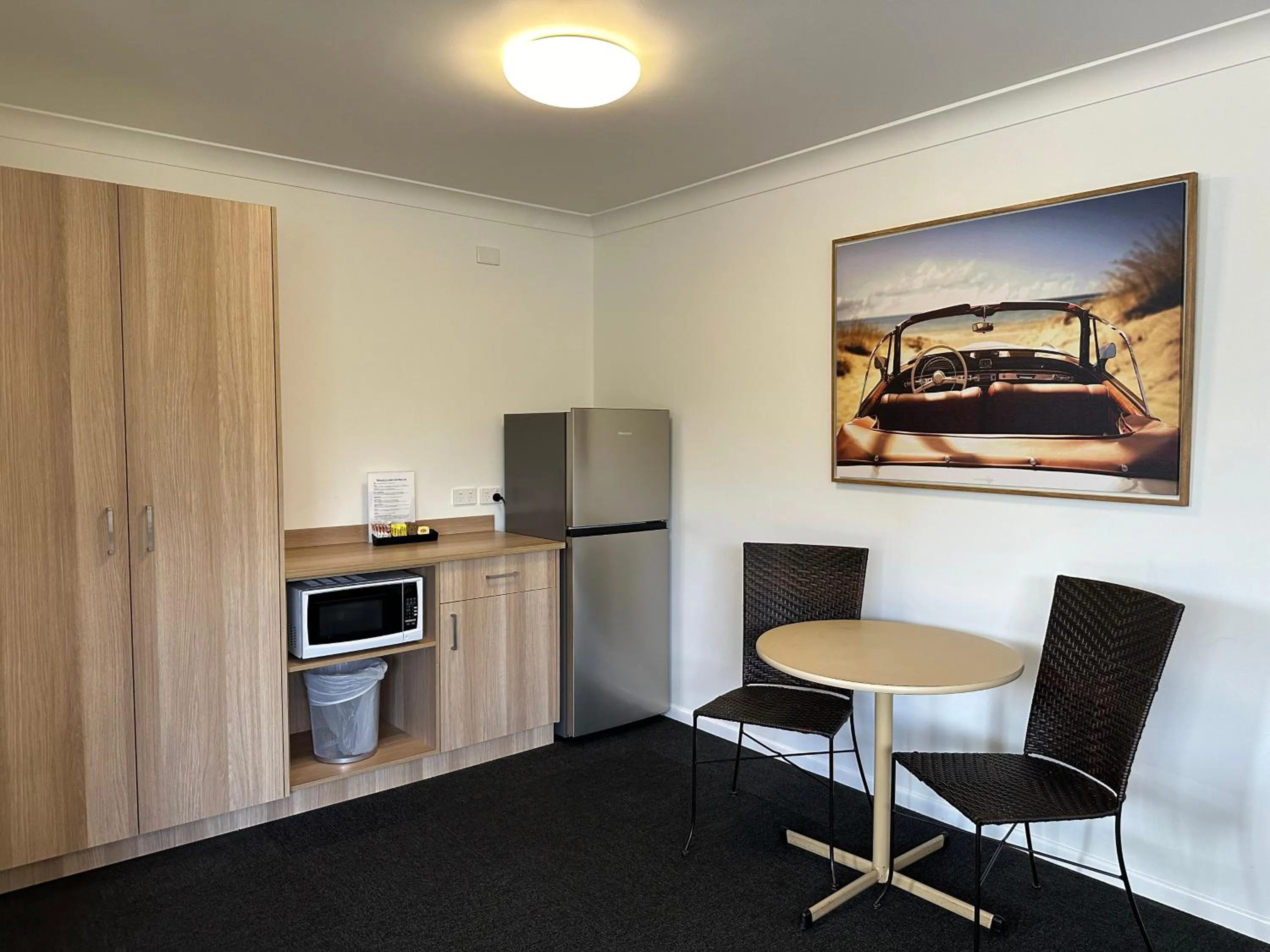 Kitchen or kitchenette in Logan City Motor Inn