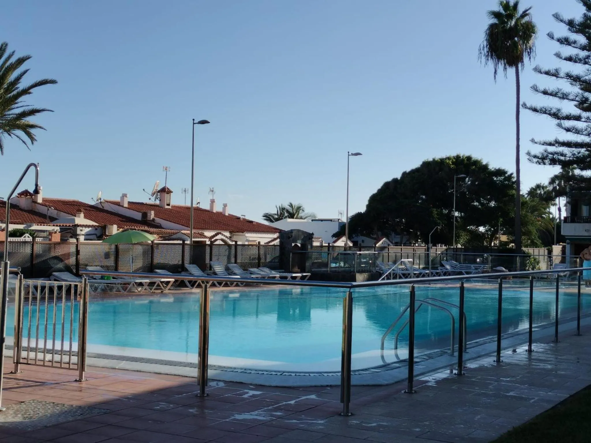 Swimming pool in Apartamentos Los Balandros by SunHousesCanarias