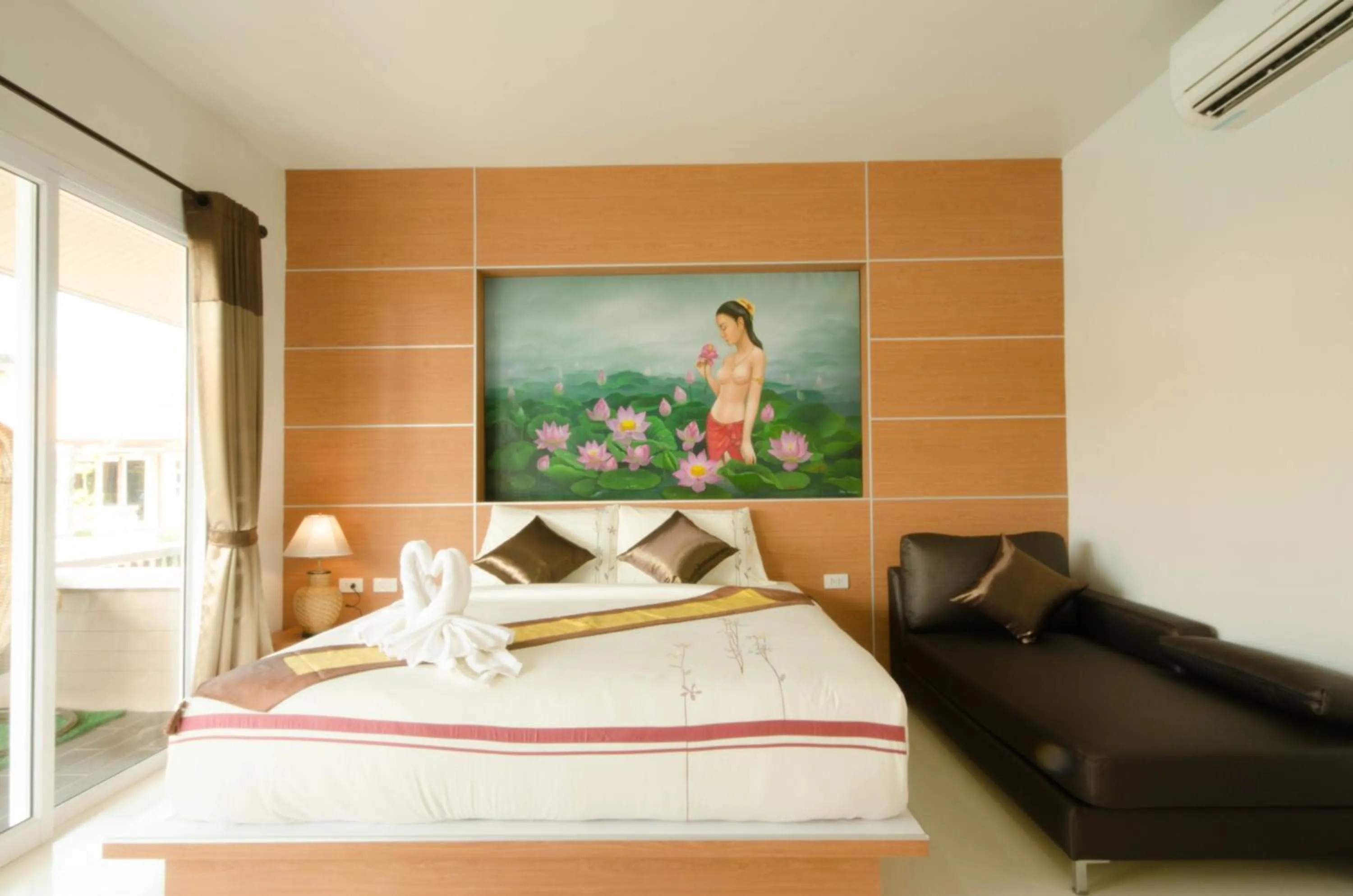 Bed in Pueanjai Resort and Restaurant