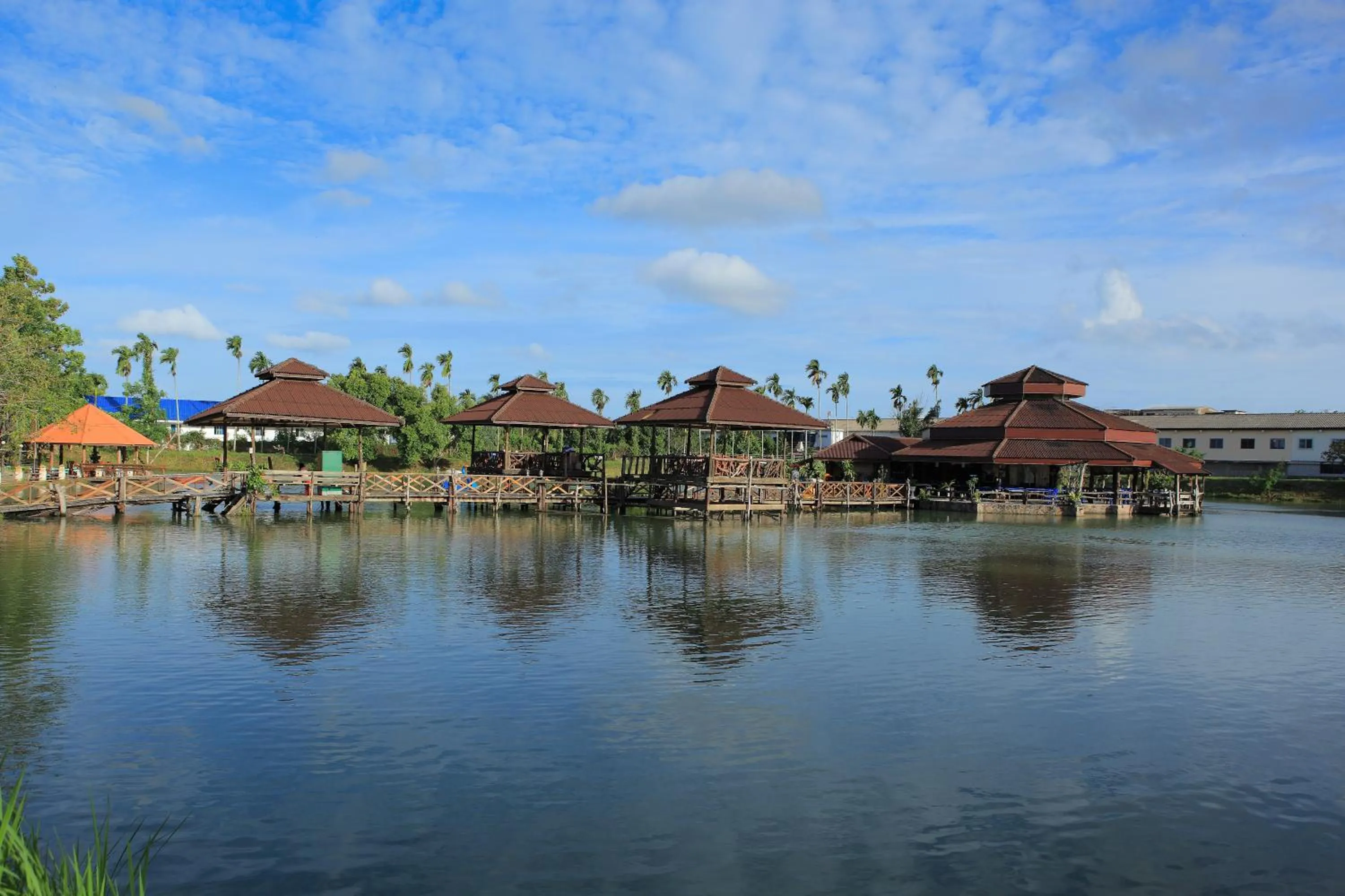 Restaurant/places to eat in Pueanjai Resort and Restaurant