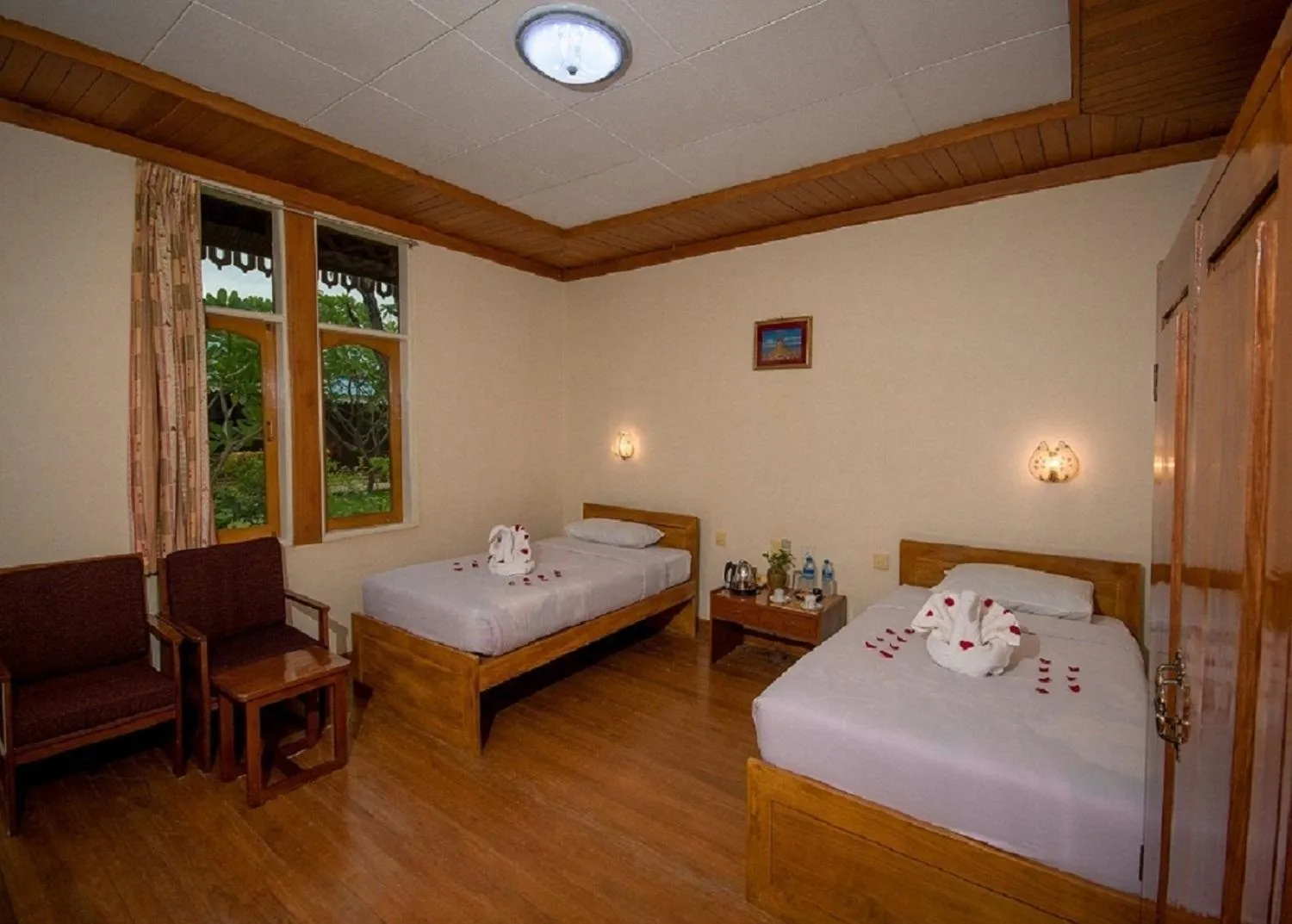 Photo of the whole room, Bed in Ruby True Hotel