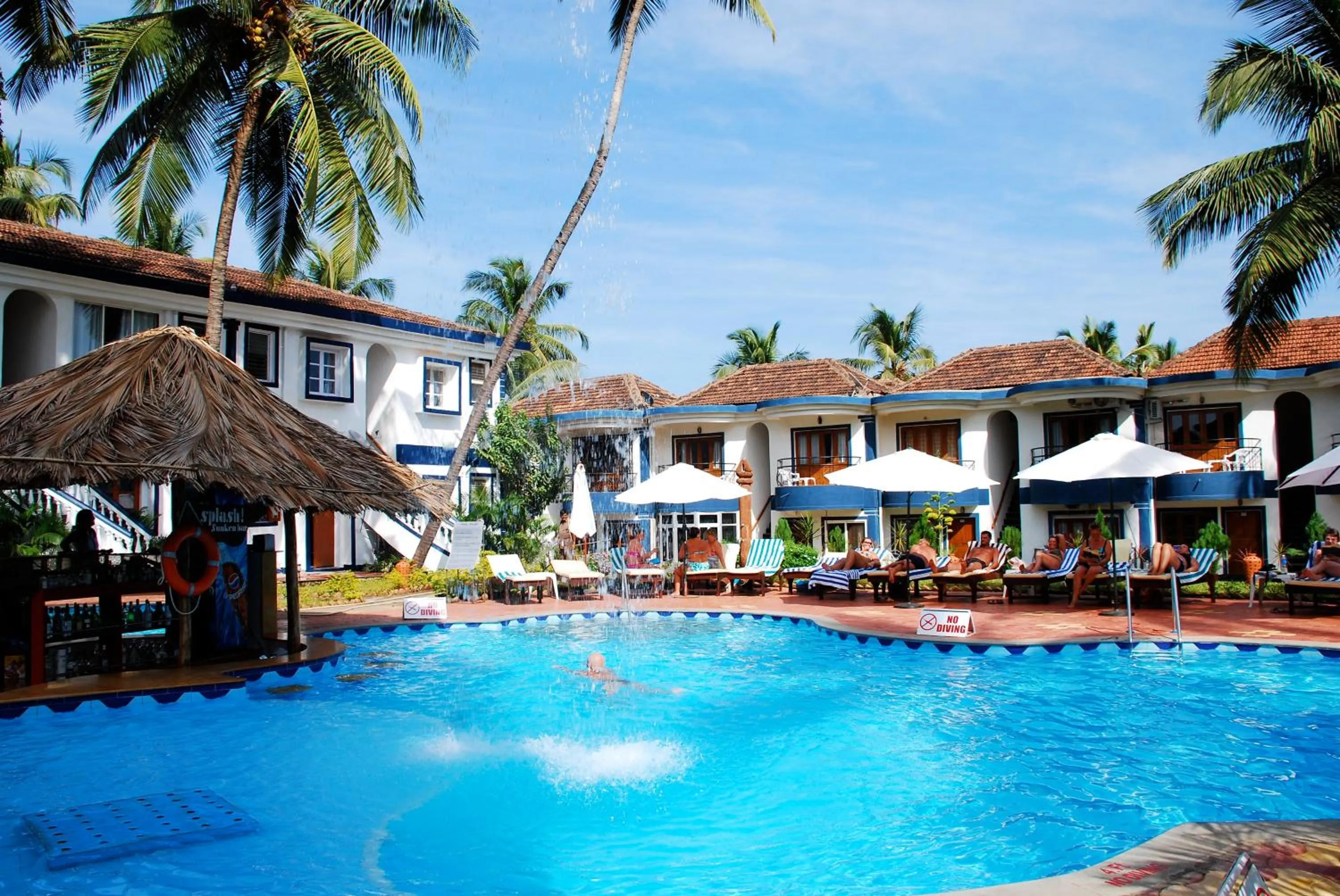 Swimming pool in Santana Beach Resort