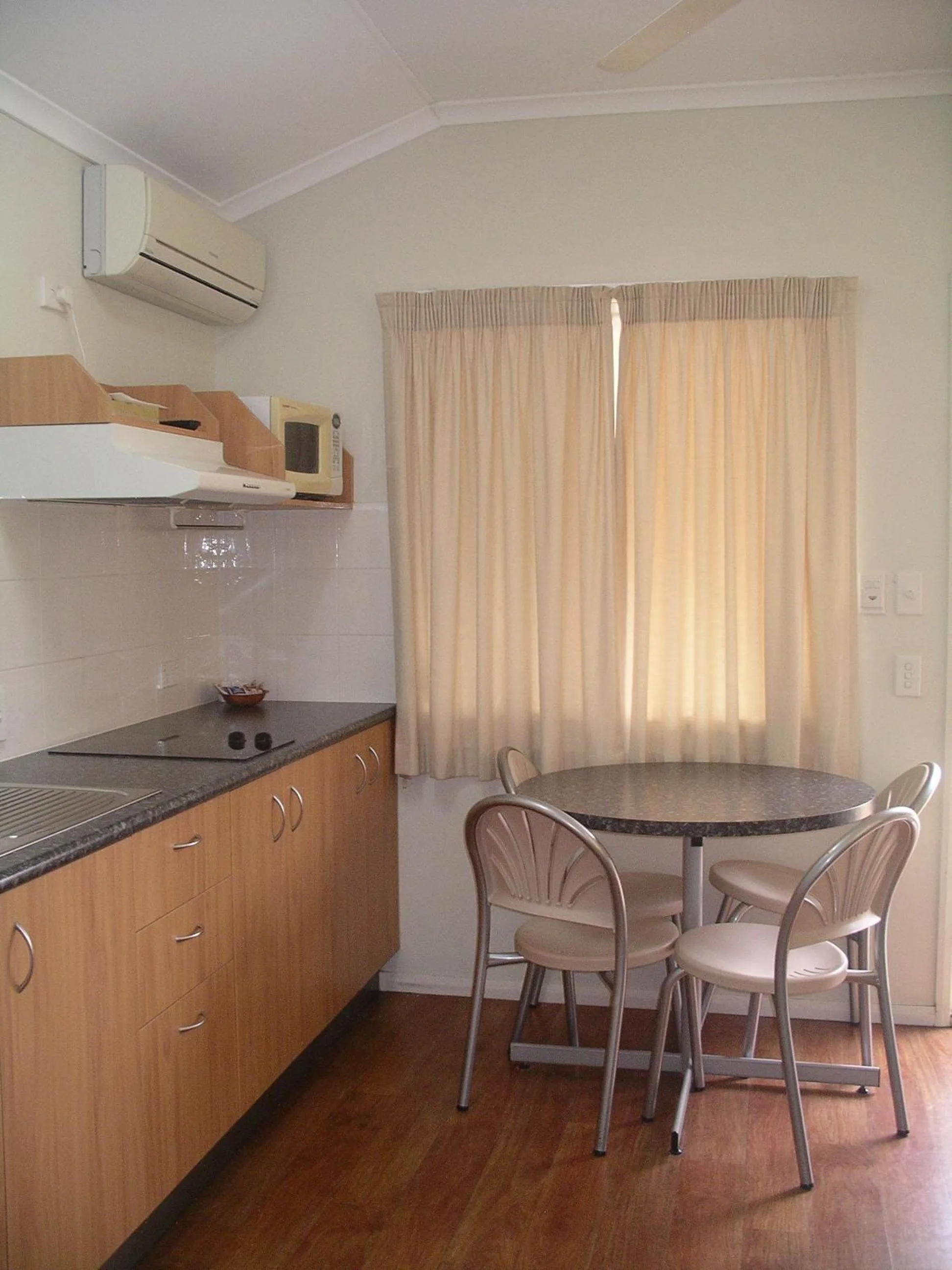 Kitchen or kitchenette in Charters Towers Tourist Park