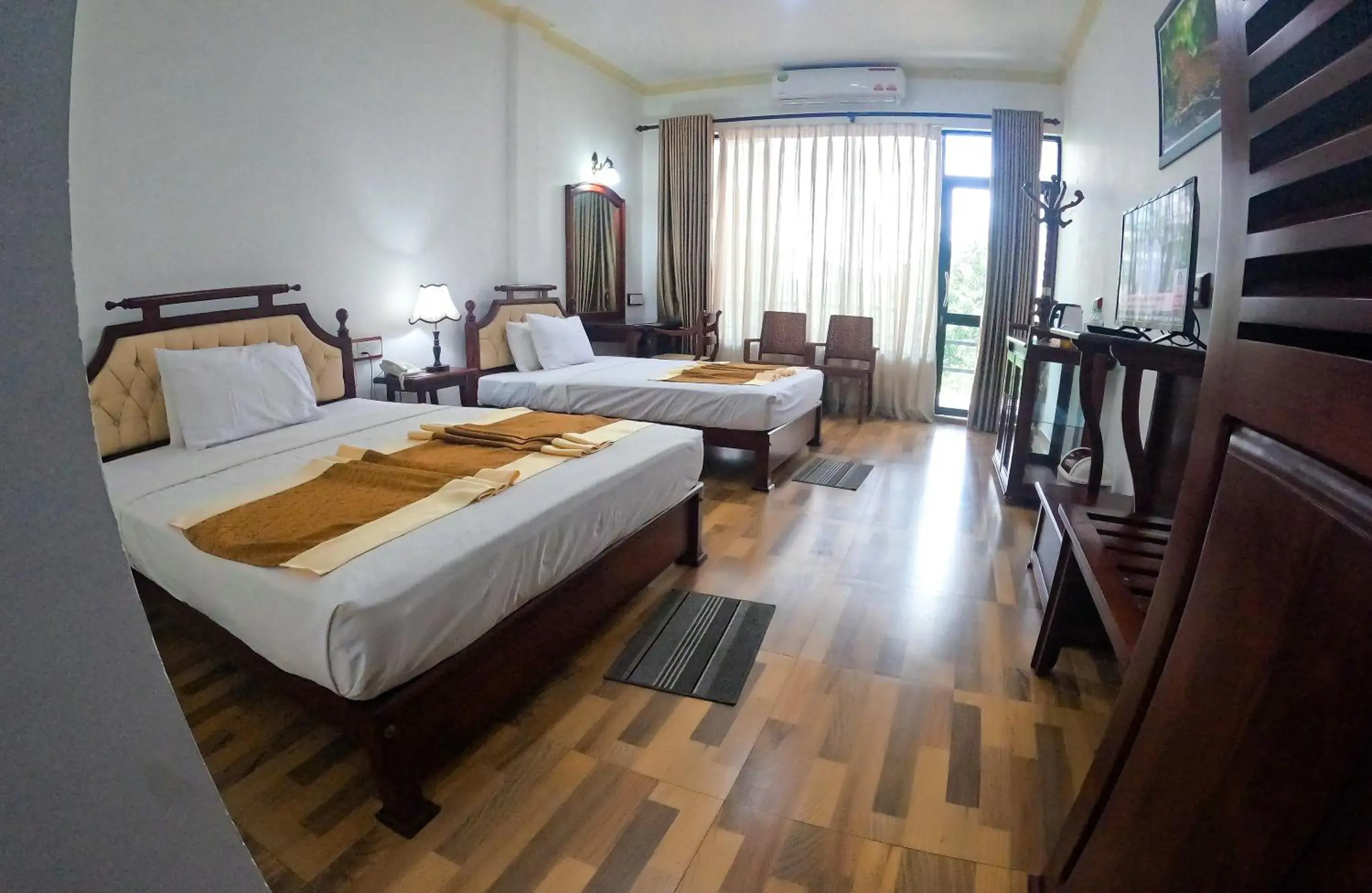 Deluxe Double Room - single occupancy in Centauria City Hotel Deluxe Double Room - single occupancy in Centauria City Hotel
