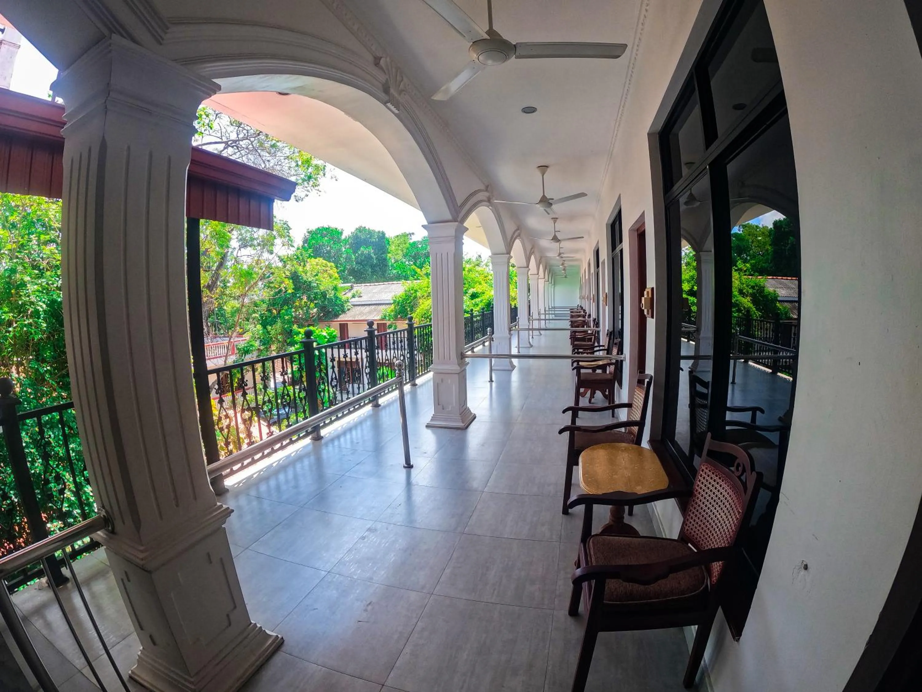 Day in Centauria City Hotel