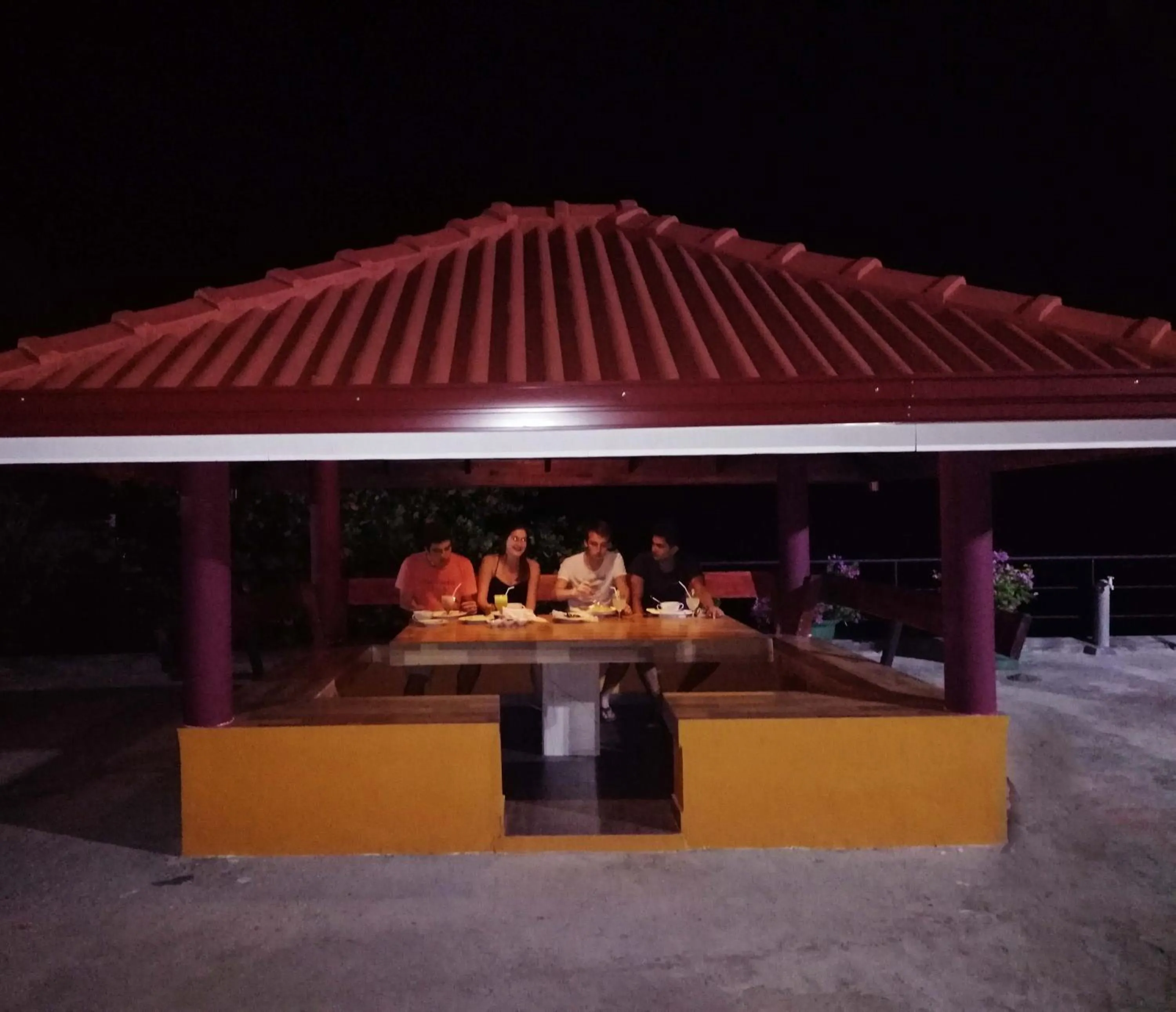 Restaurant/places to eat in Centauria City Hotel