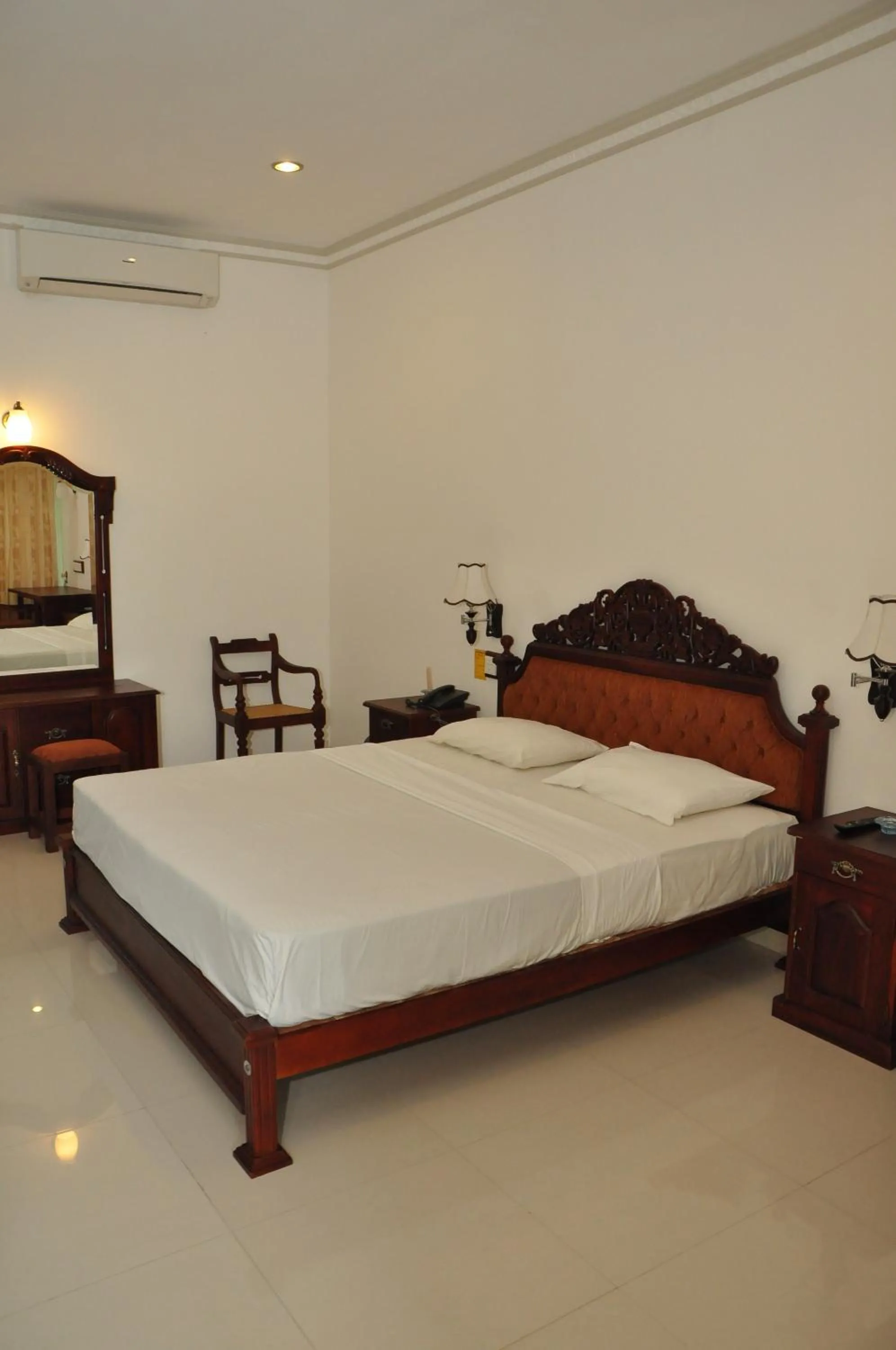 Bedroom, Bed in Centauria City Hotel
