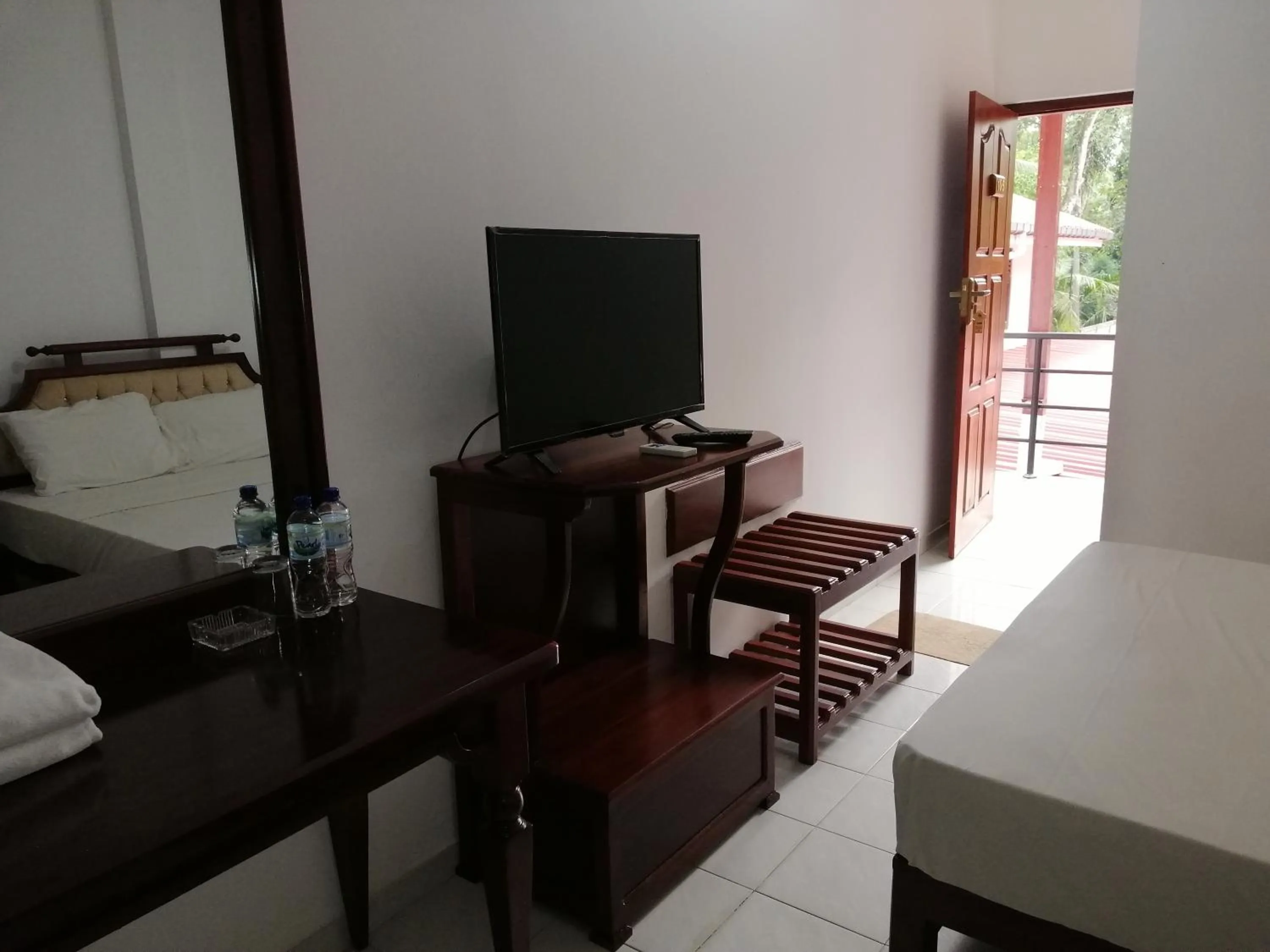 TV and multimedia in Centauria City Hotel