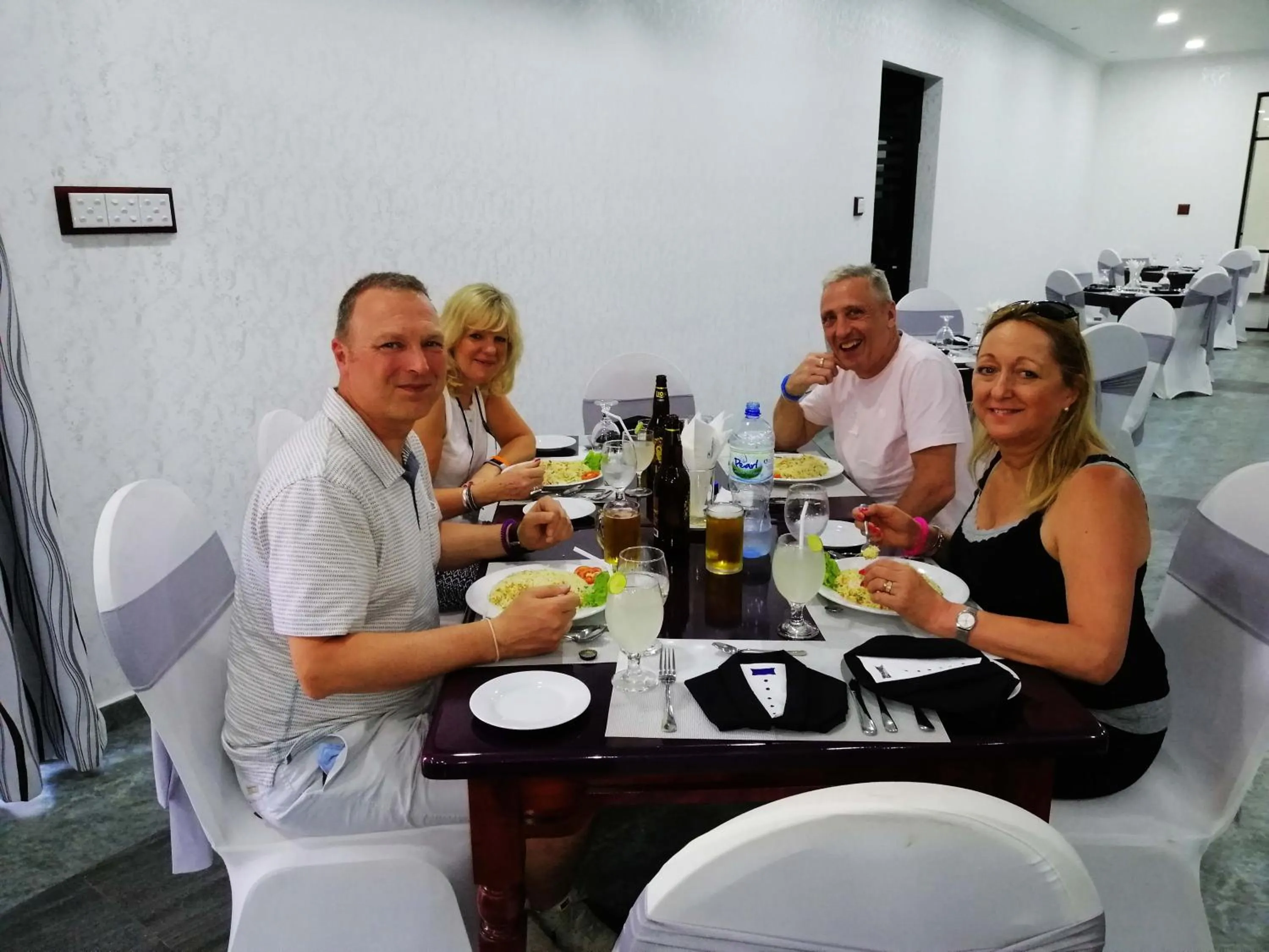 Restaurant/places to eat in Centauria City Hotel
