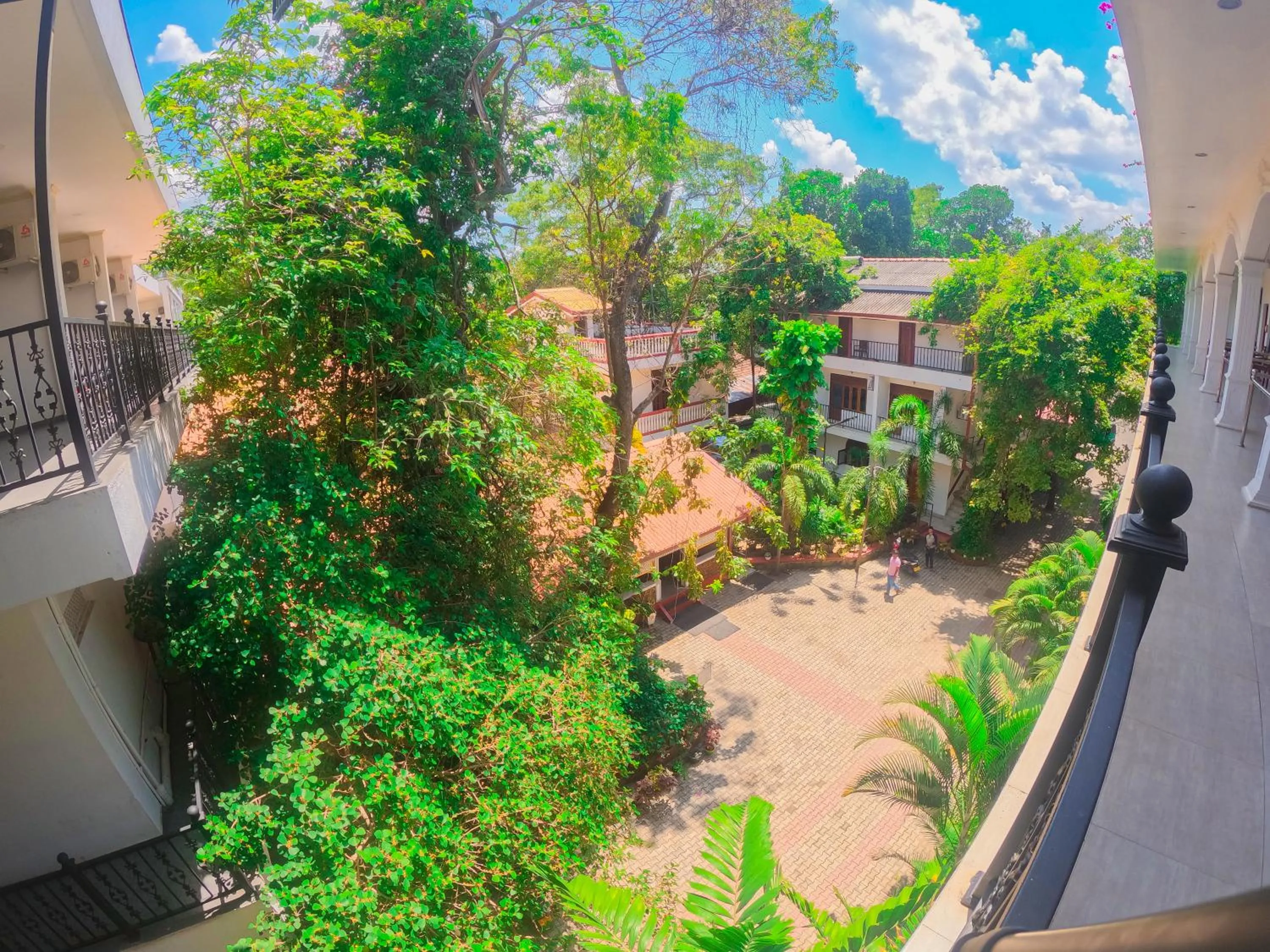Day in Centauria City Hotel