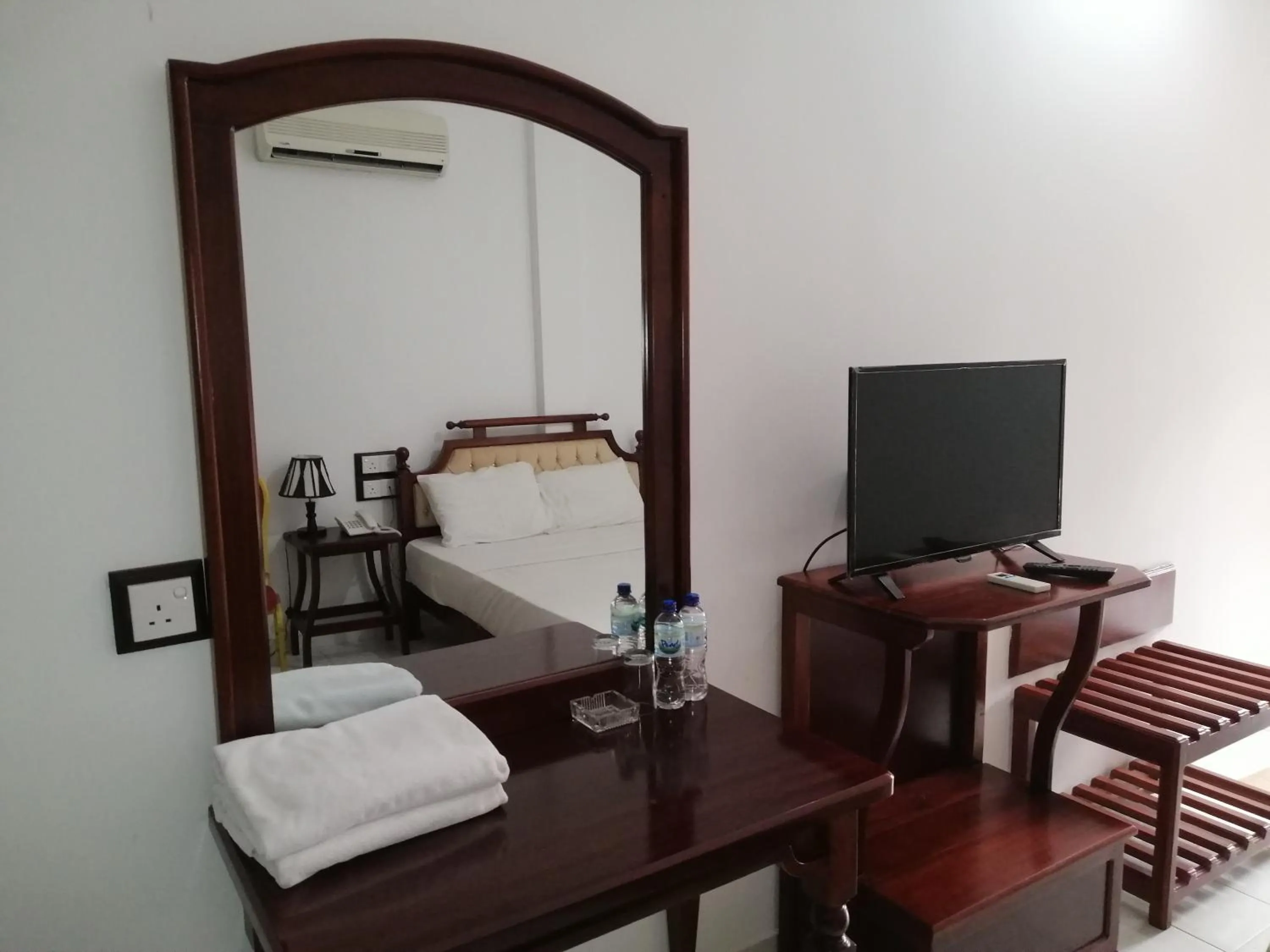 TV and multimedia, Bed in Centauria City Hotel