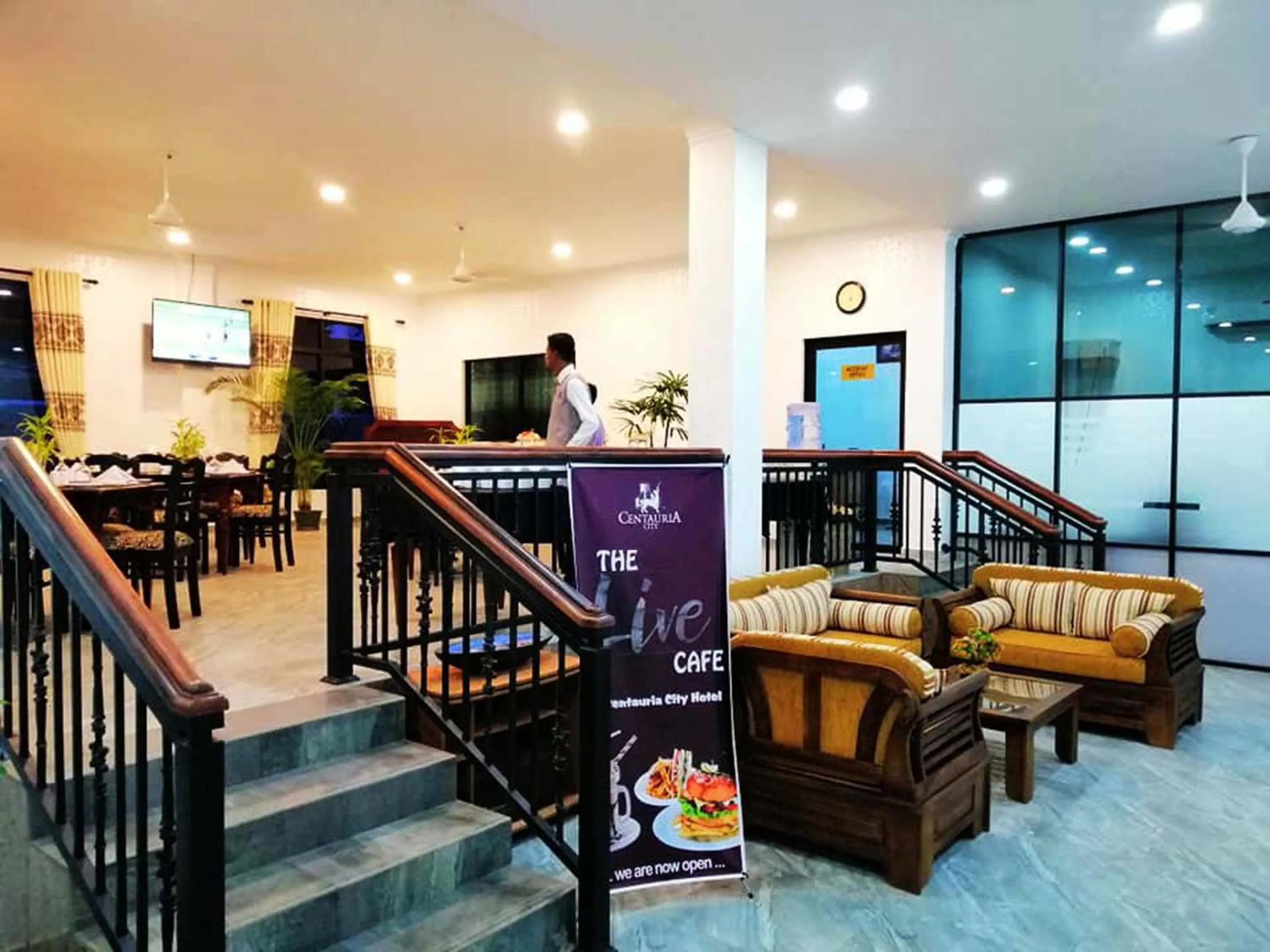 Restaurant/places to eat in Centauria City Hotel