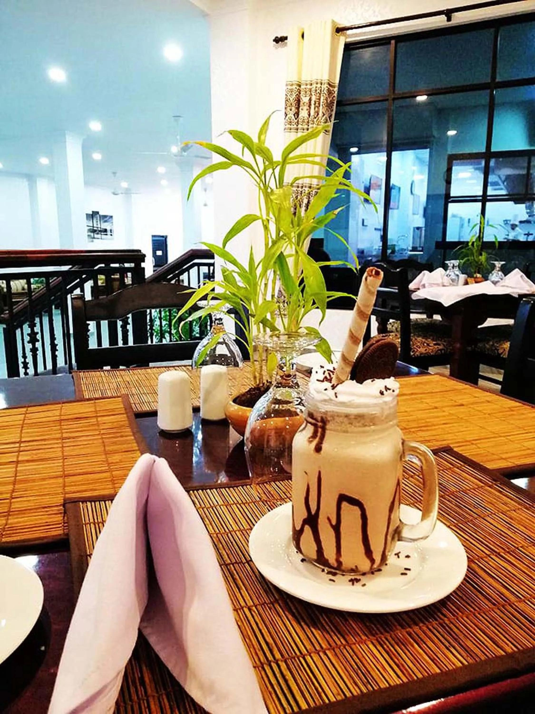 Restaurant/places to eat in Centauria City Hotel