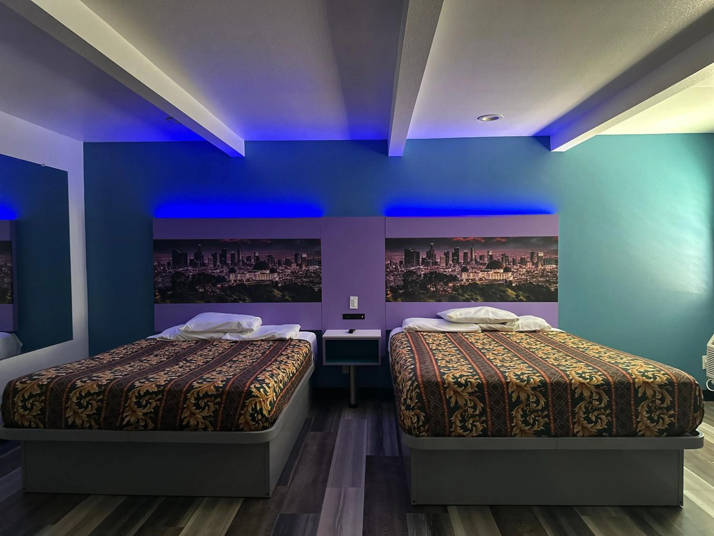 Bed in Fountain Inn Motel - Alhambra, Los Angeles