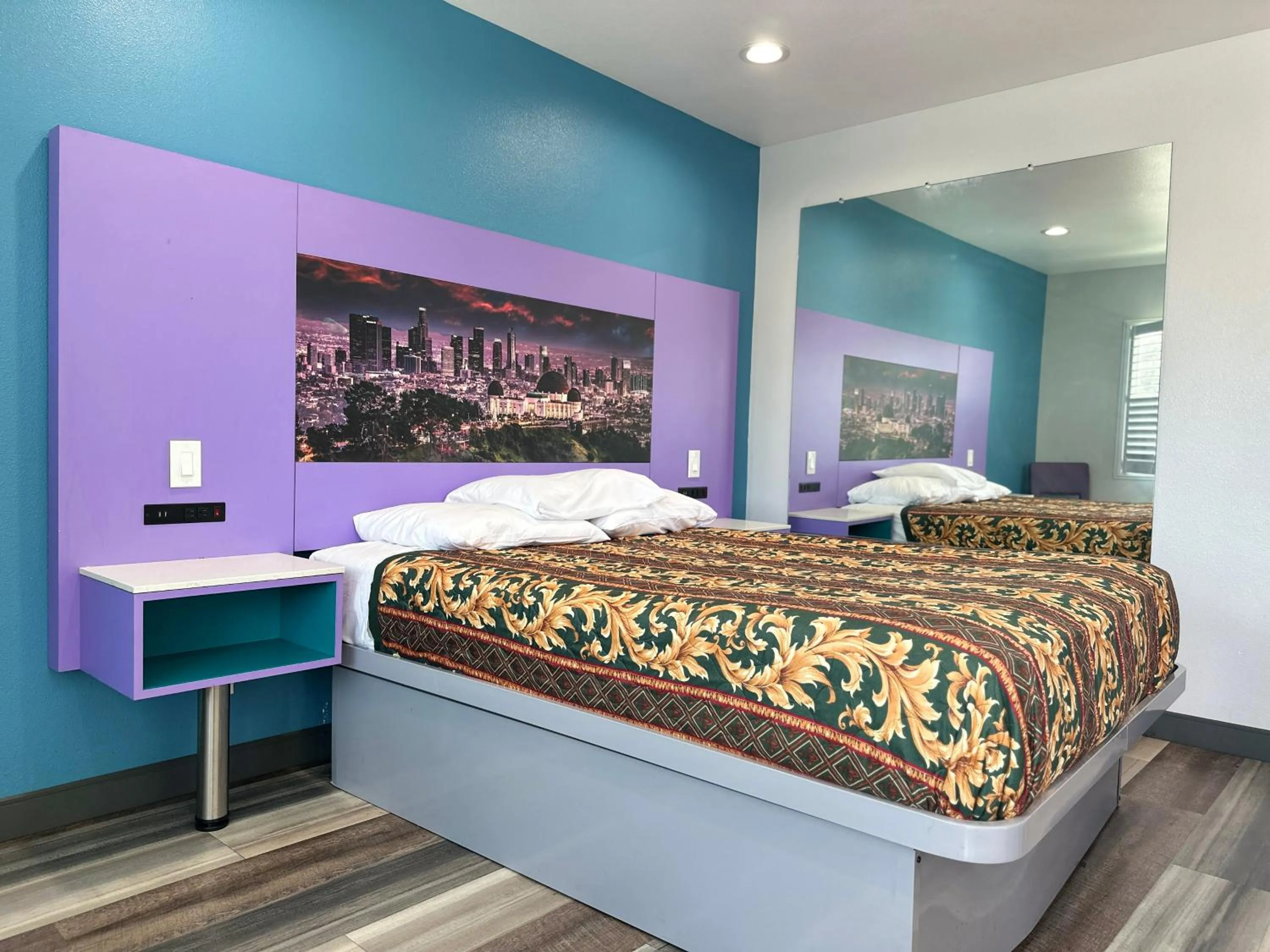 Bed in Fountain Inn Motel - Alhambra, Los Angeles