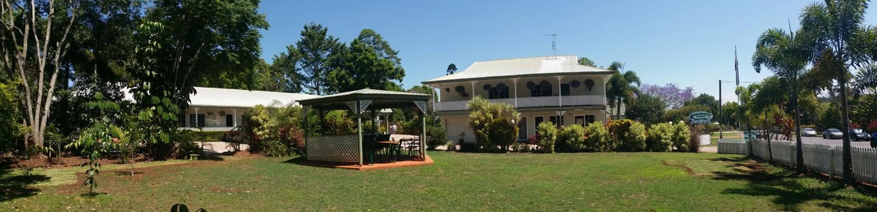 BBQ facilities in Yungaburra Park Motel