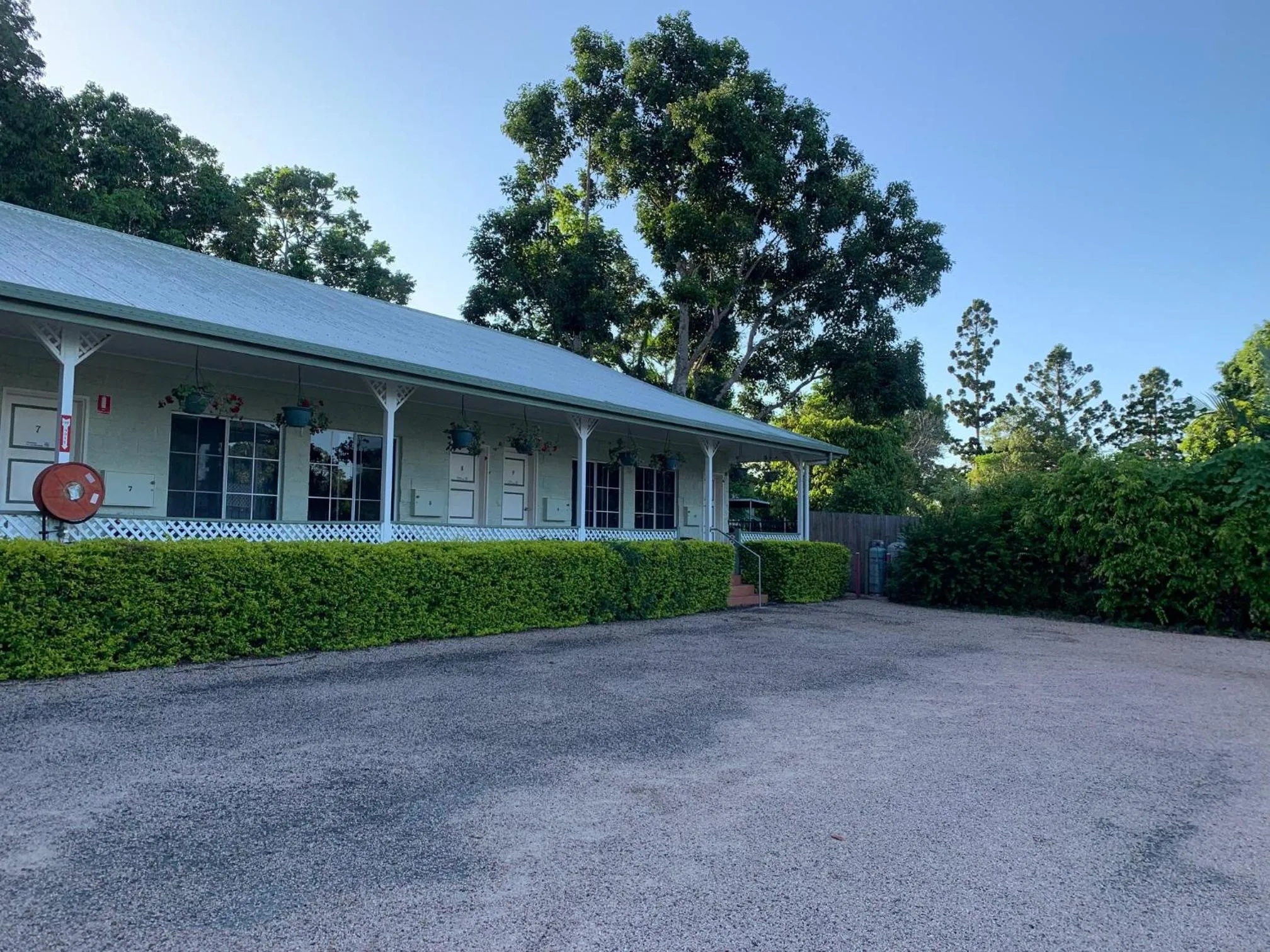 Property building in Yungaburra Park Motel