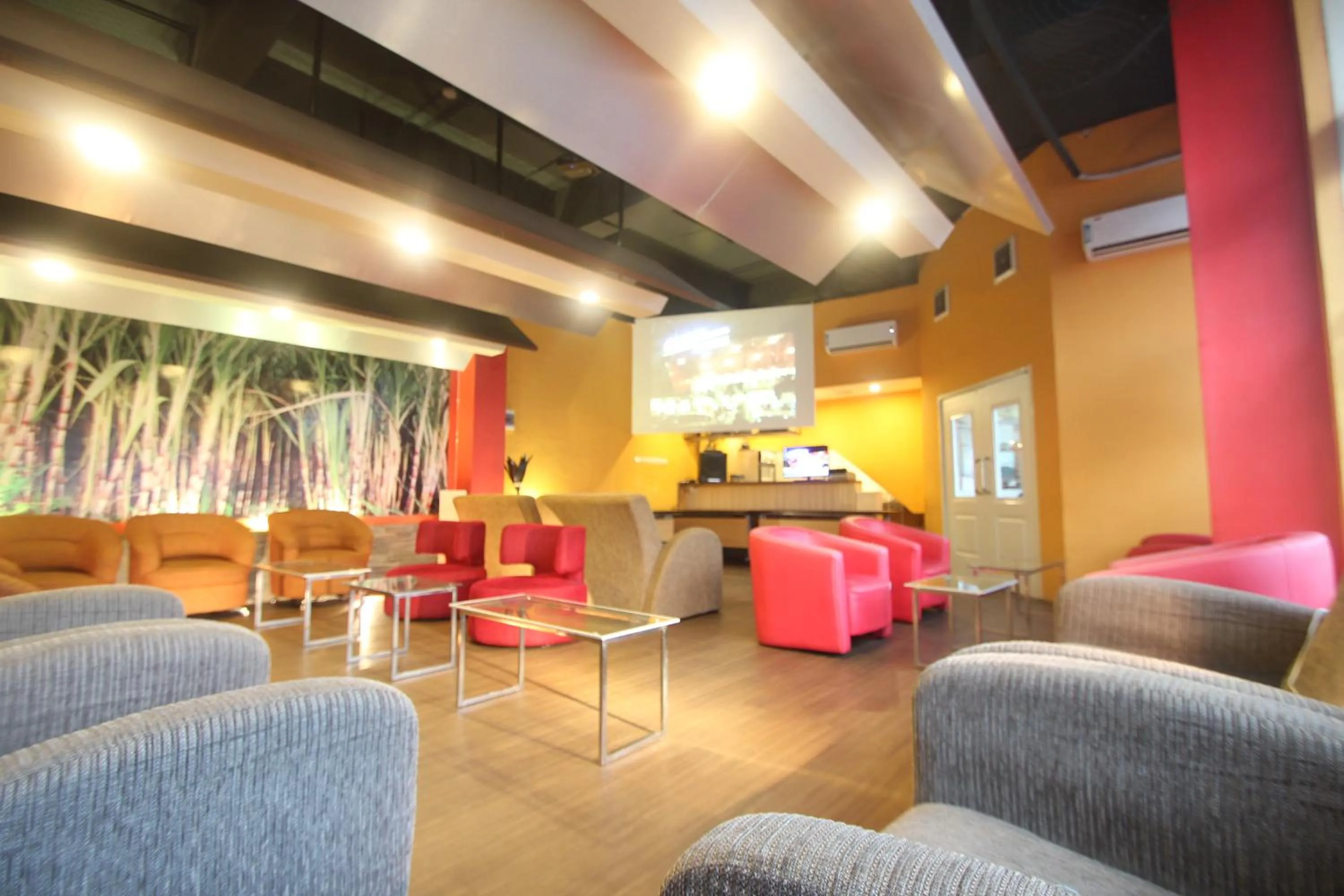 Lobby or reception in HOM Hotel Kudus by Horison Group