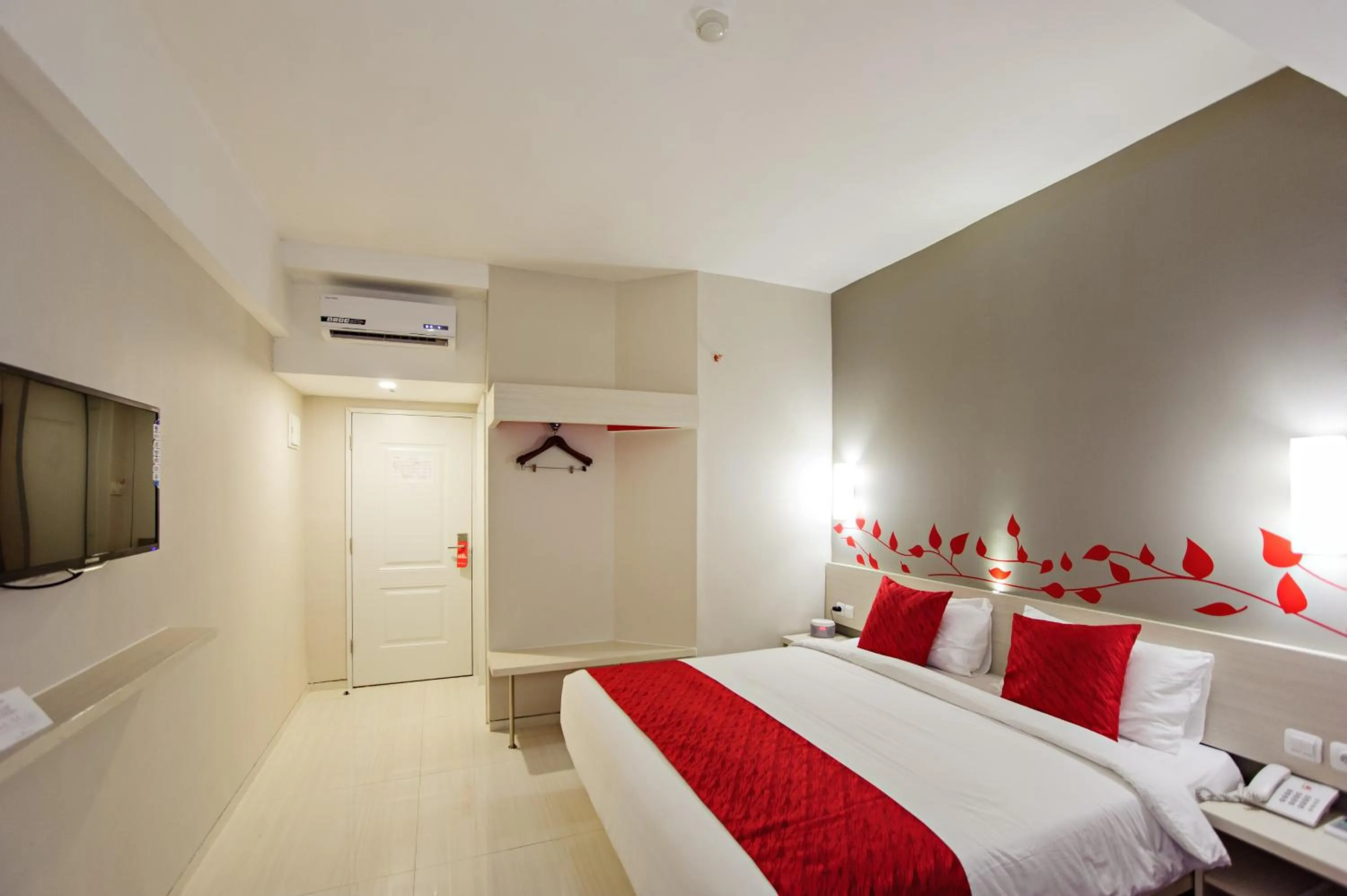Bed in HOM Hotel Kudus by Horison Group