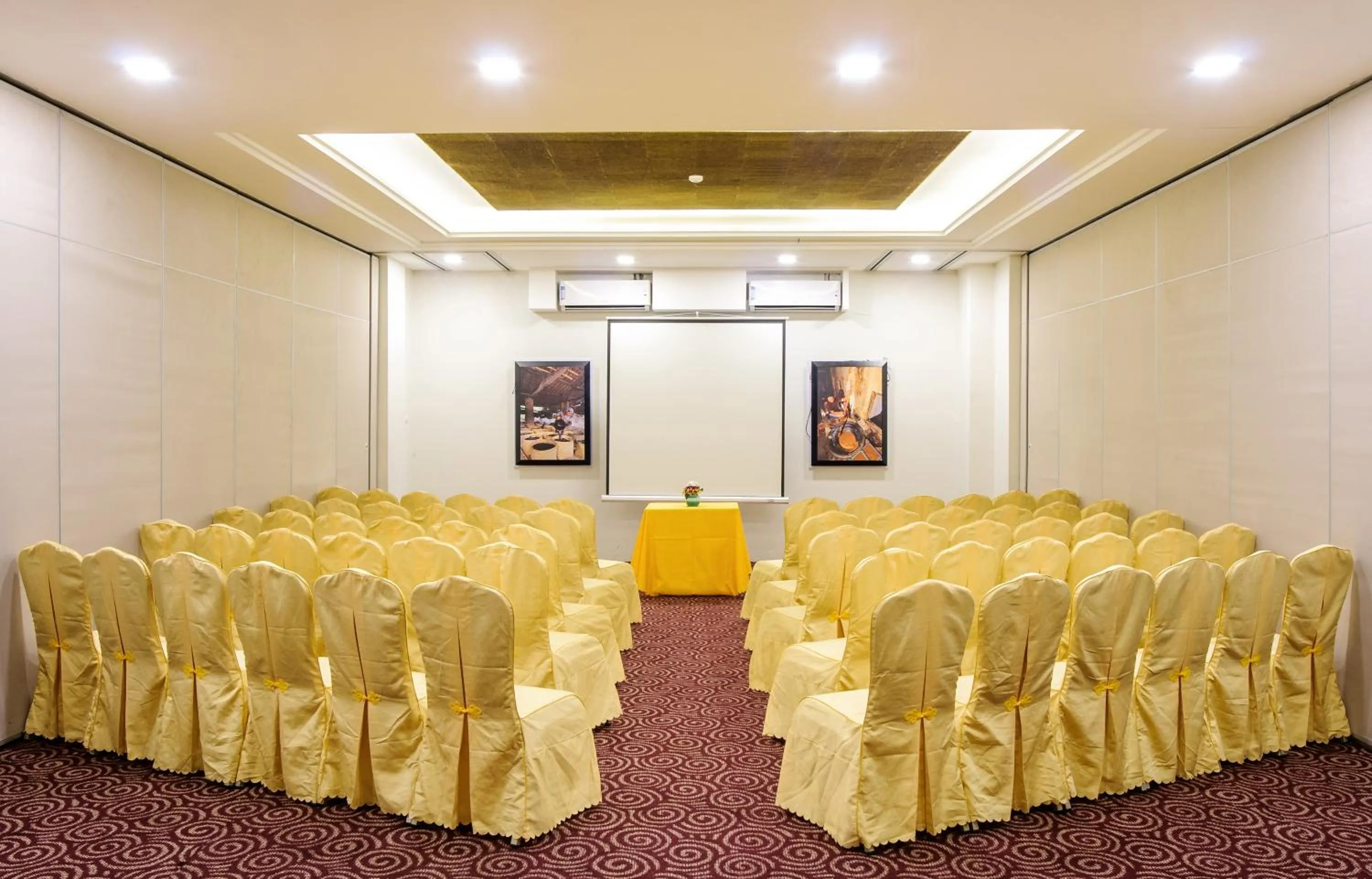 Banquet/Function facilities in HOM Hotel Kudus by Horison Group