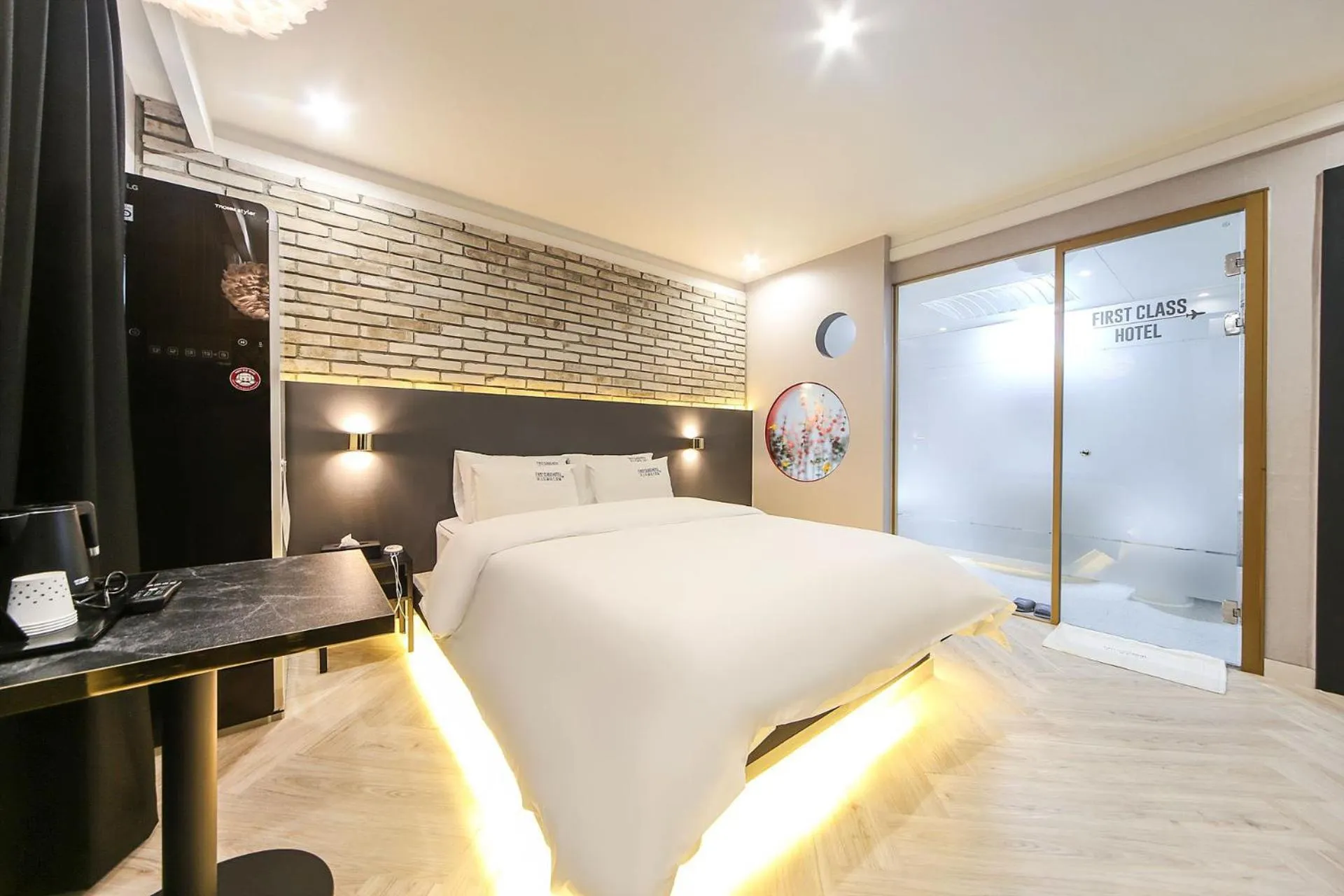 Bed in Masan First Class Hotel