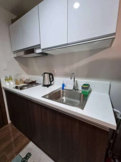 Great View 1 BR Condo in Makati near Trident Tower