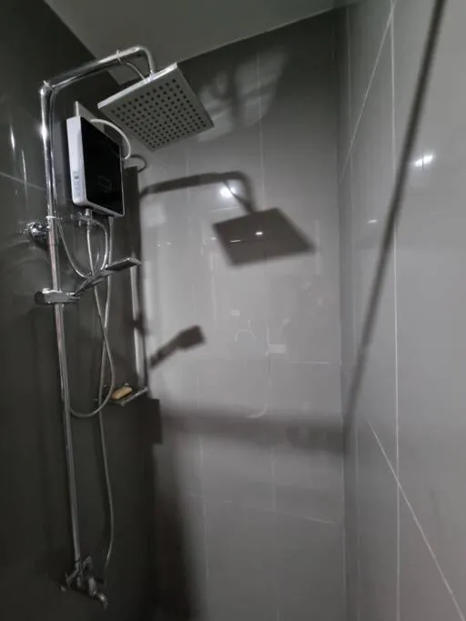 Great View 1 BR Condo in Makati near Trident Tower