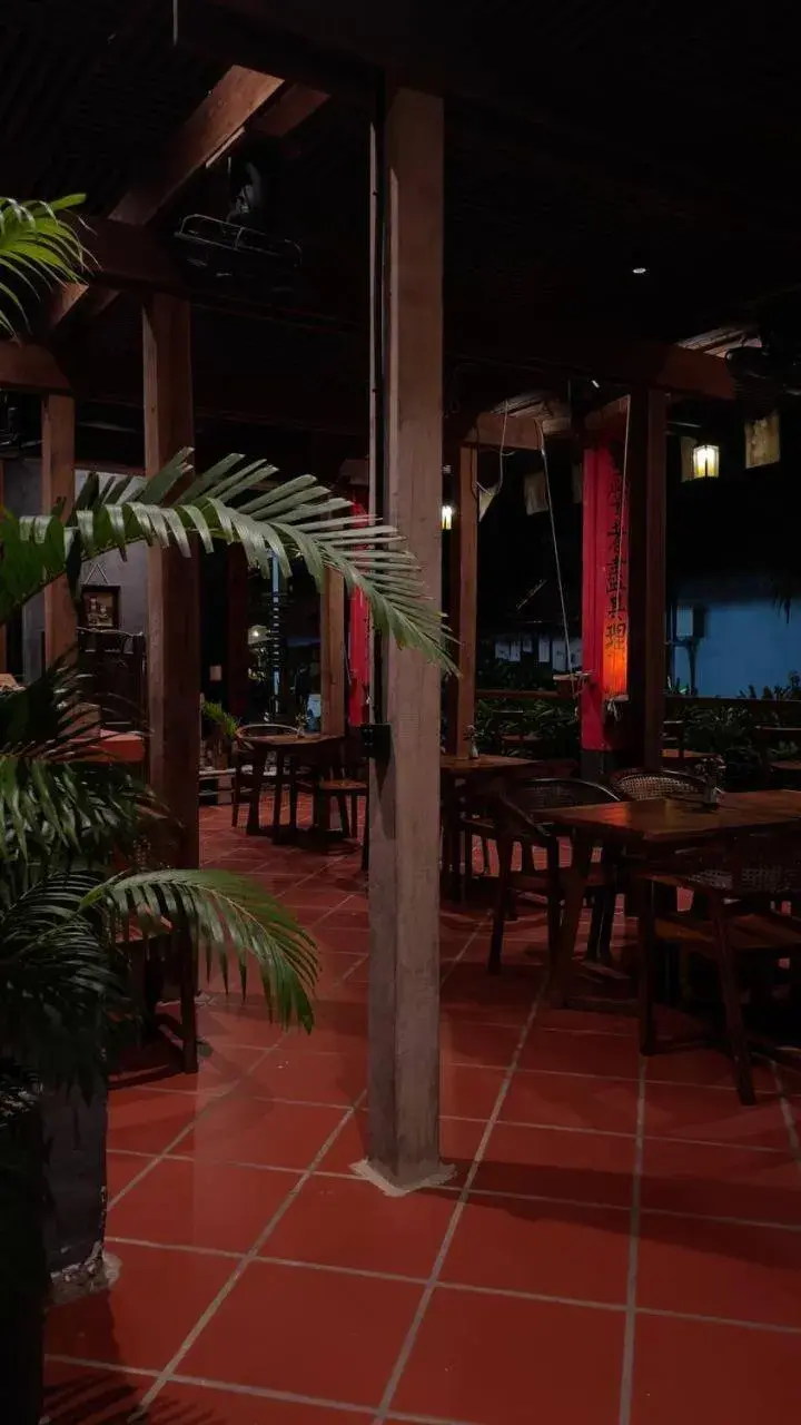 Restaurant/places to eat in WHITE SAND ARK RESORT Restaurant/places to eat in WHITE SAND ARK RESORT