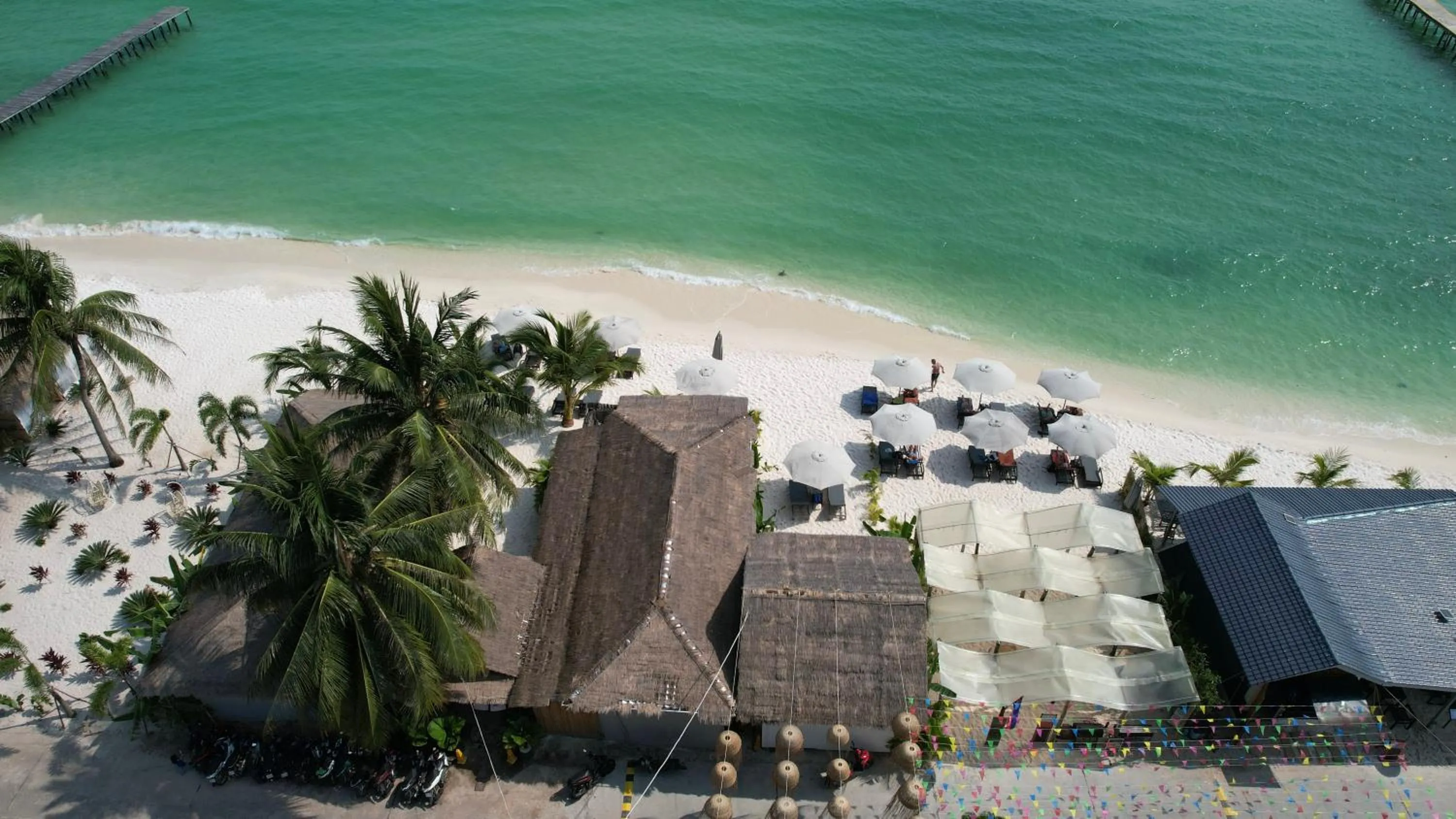 WHITE SAND ARK RESORT