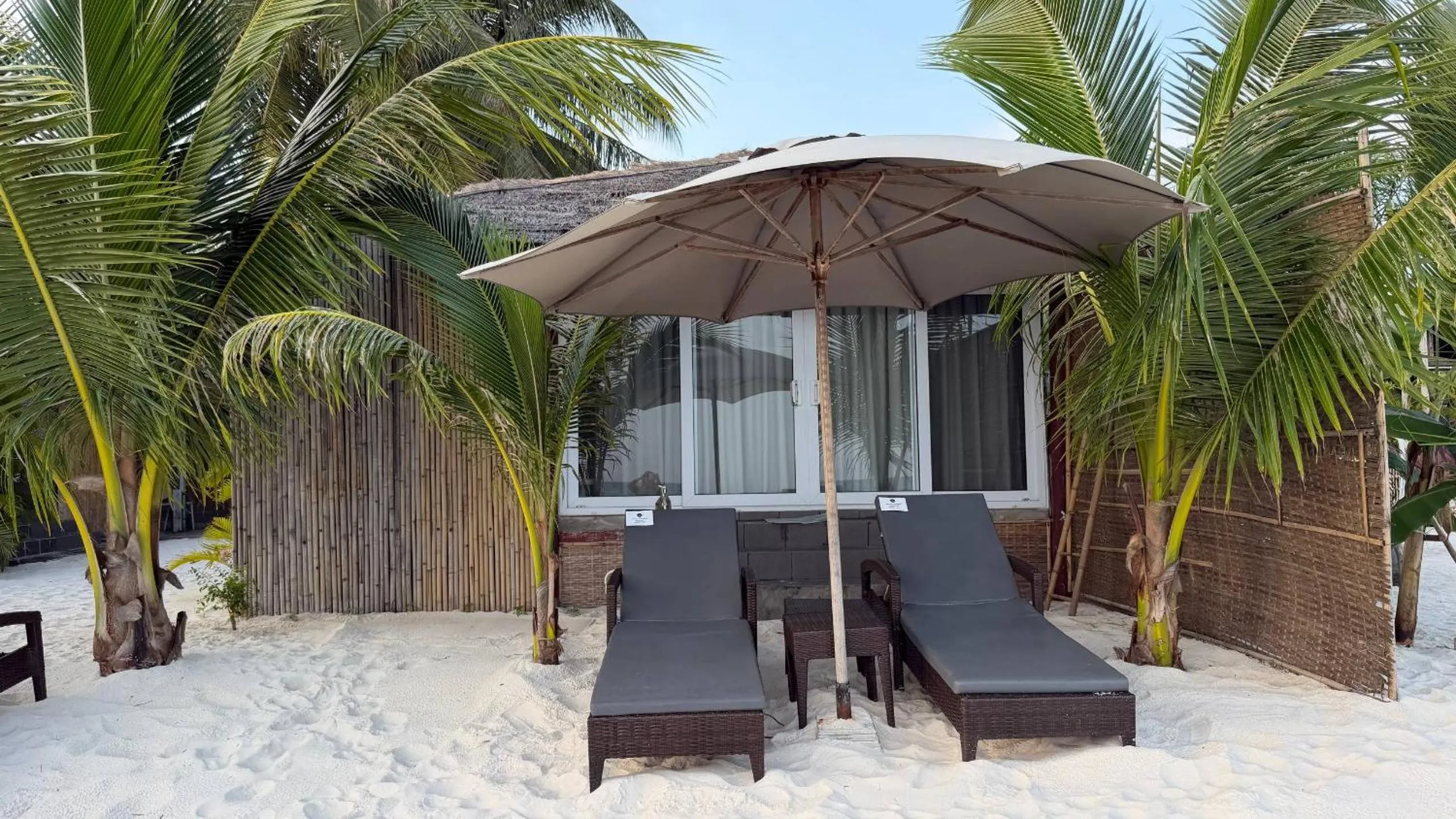 WHITE SAND ARK RESORT