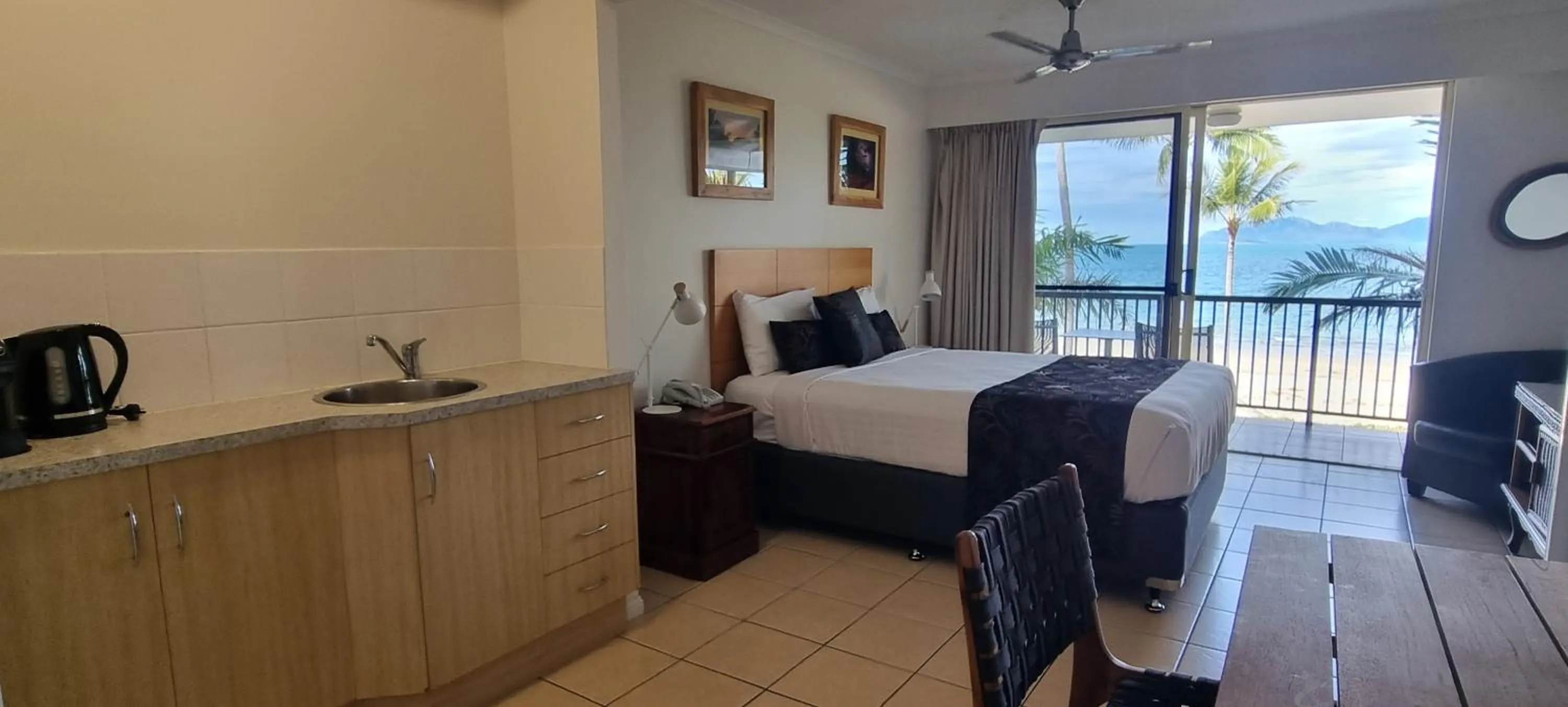 Bed in Rose Bay Resort