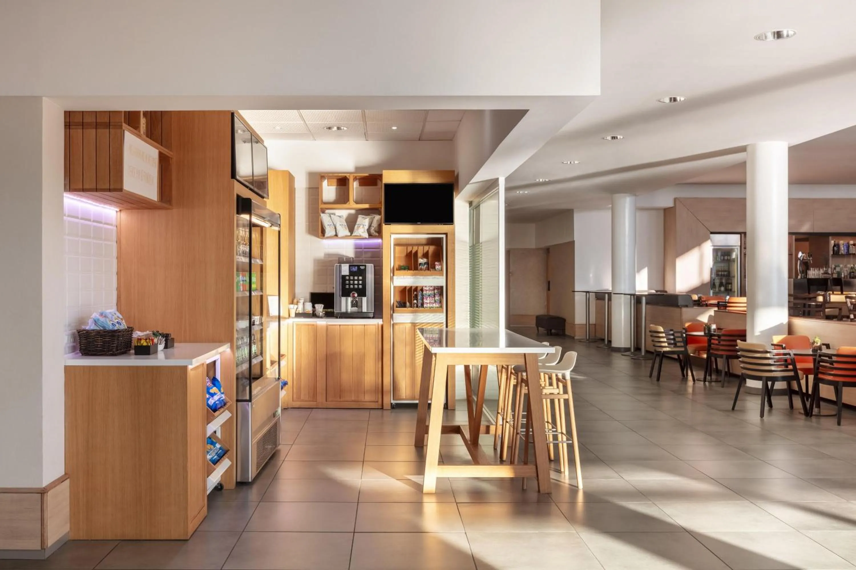 Restaurant/places to eat in Hilton Garden Inn Rome Airport