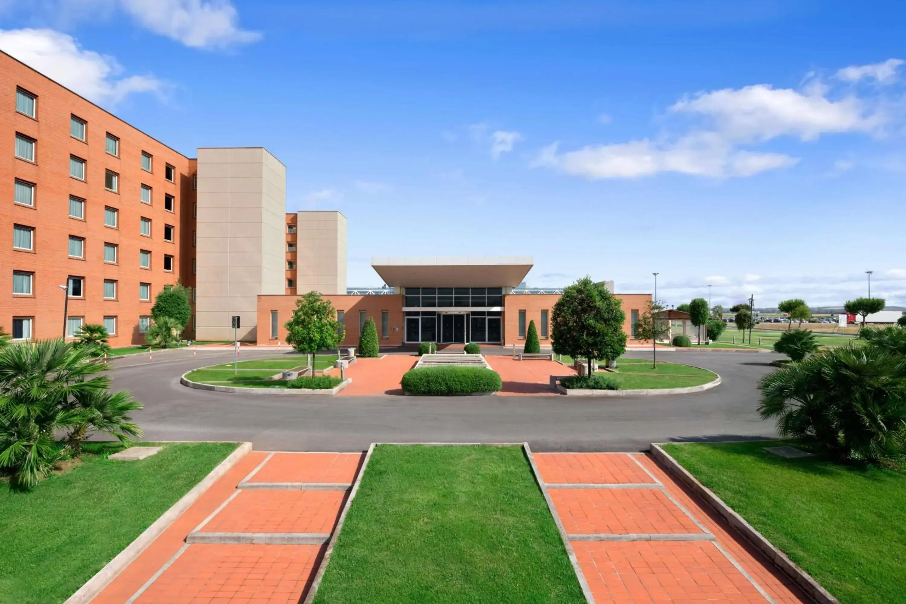 Lounge or bar in Hilton Garden Inn Rome Airport Lounge or bar in Hilton Garden Inn Rome Airport