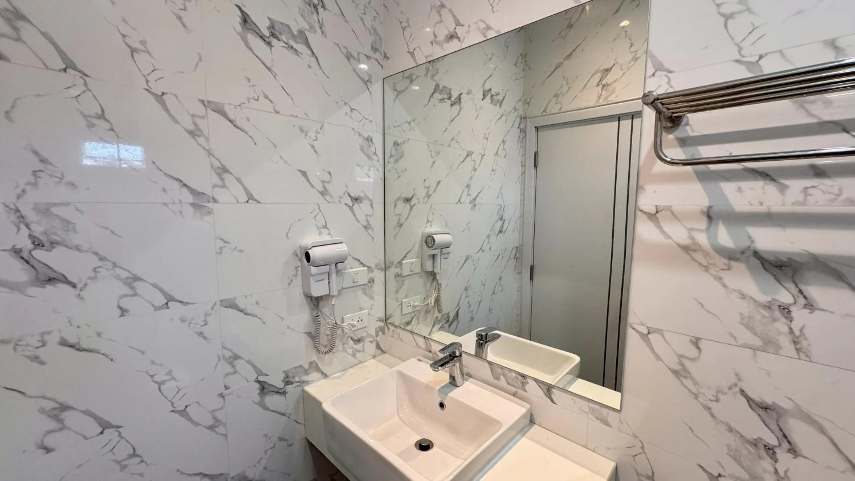 Shower in Baan Suan Khun Ta and Golf Resort