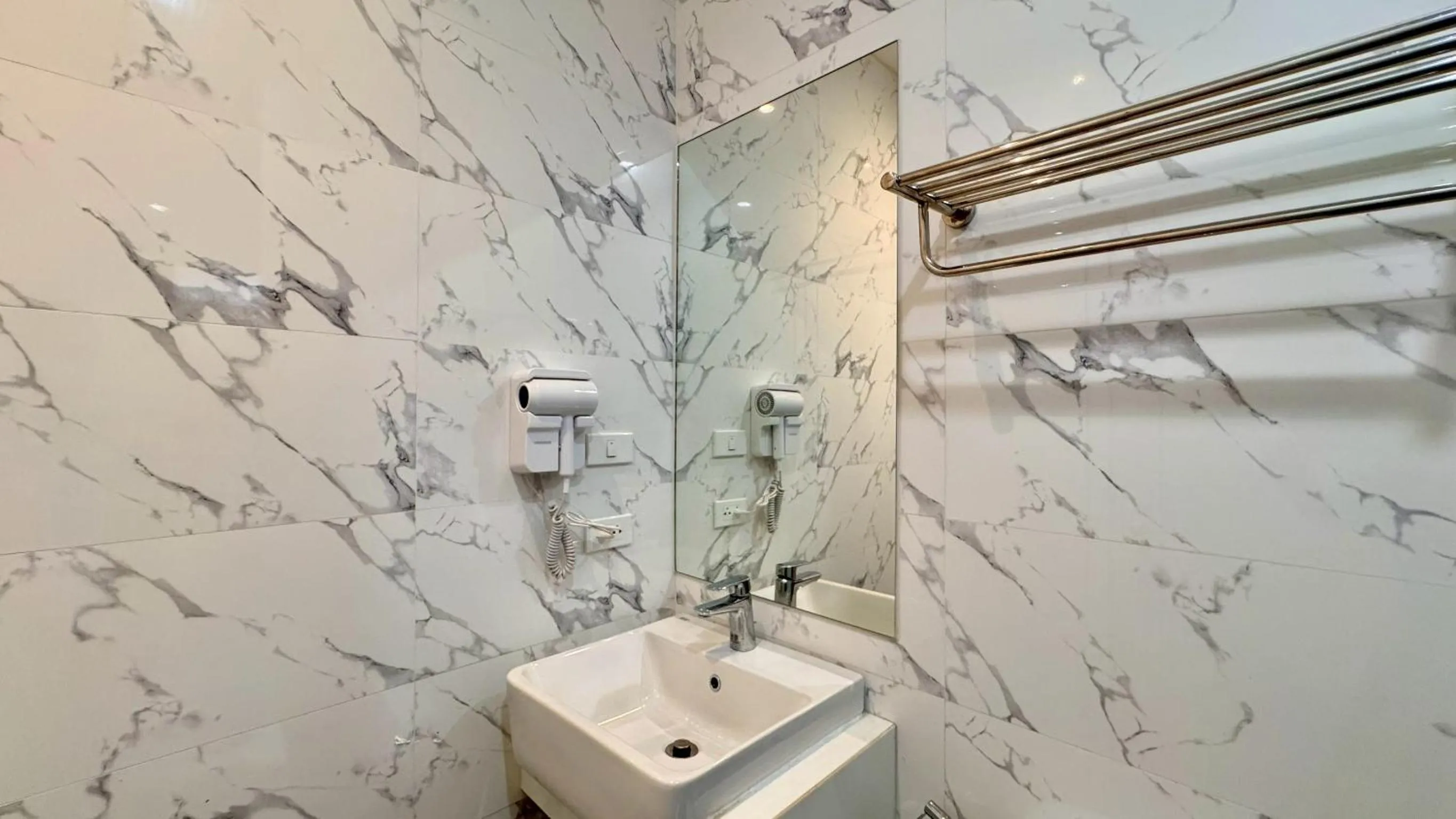 Shower in Baan Suan Khun Ta and Golf Resort