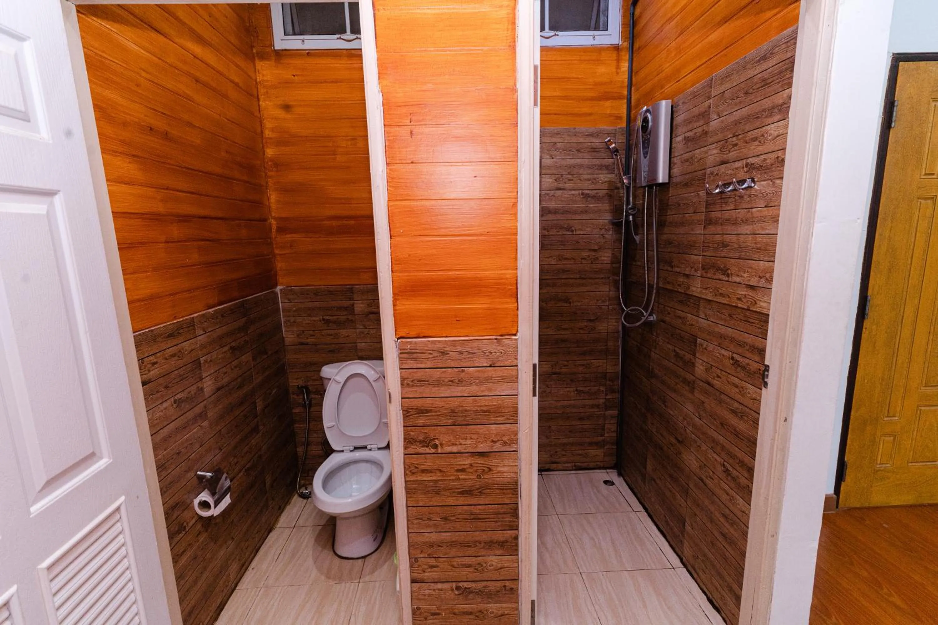 Bathroom in Baan Suan Khun Ta and Golf Resort