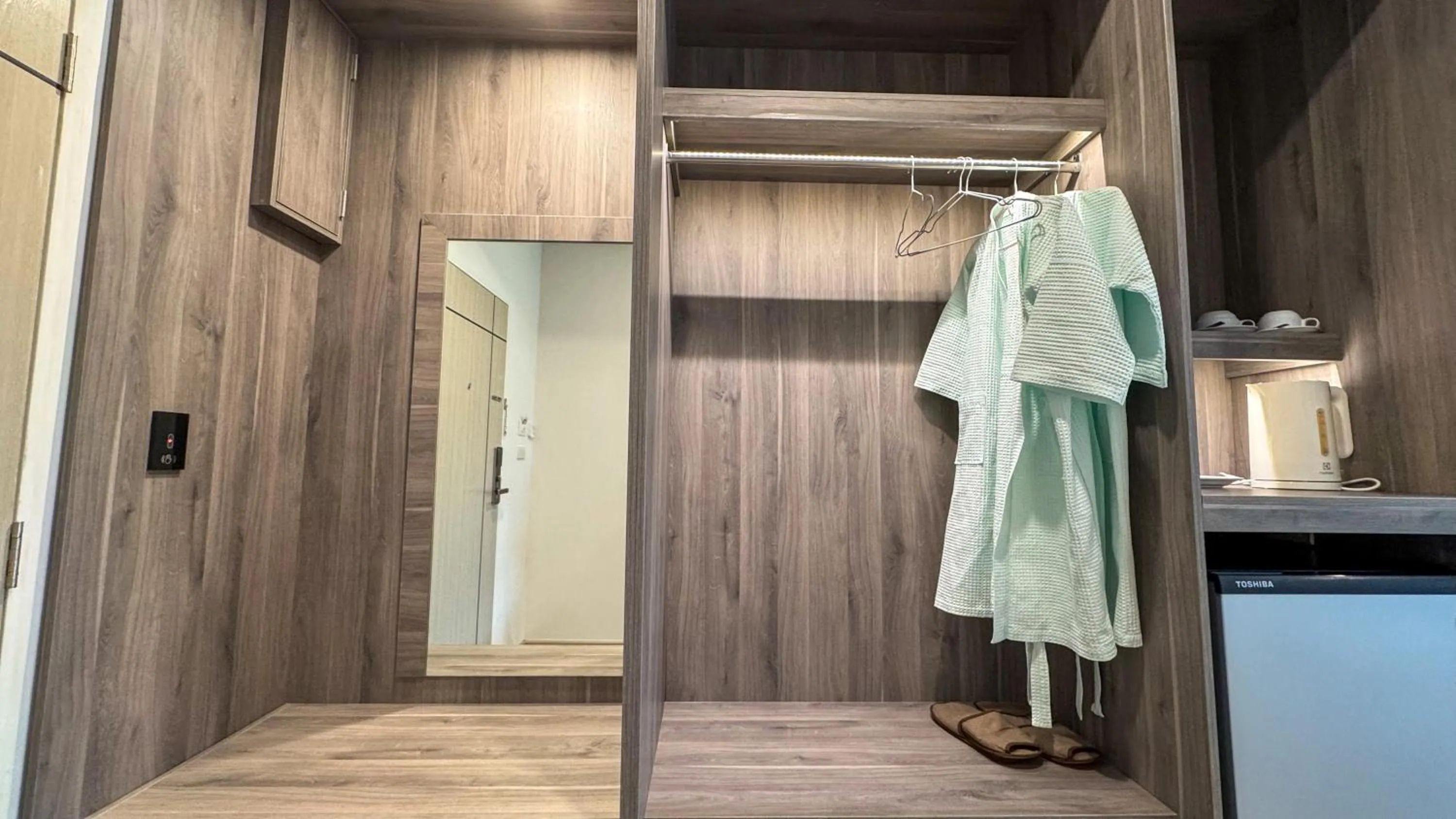 wardrobe in Baan Suan Khun Ta and Golf Resort