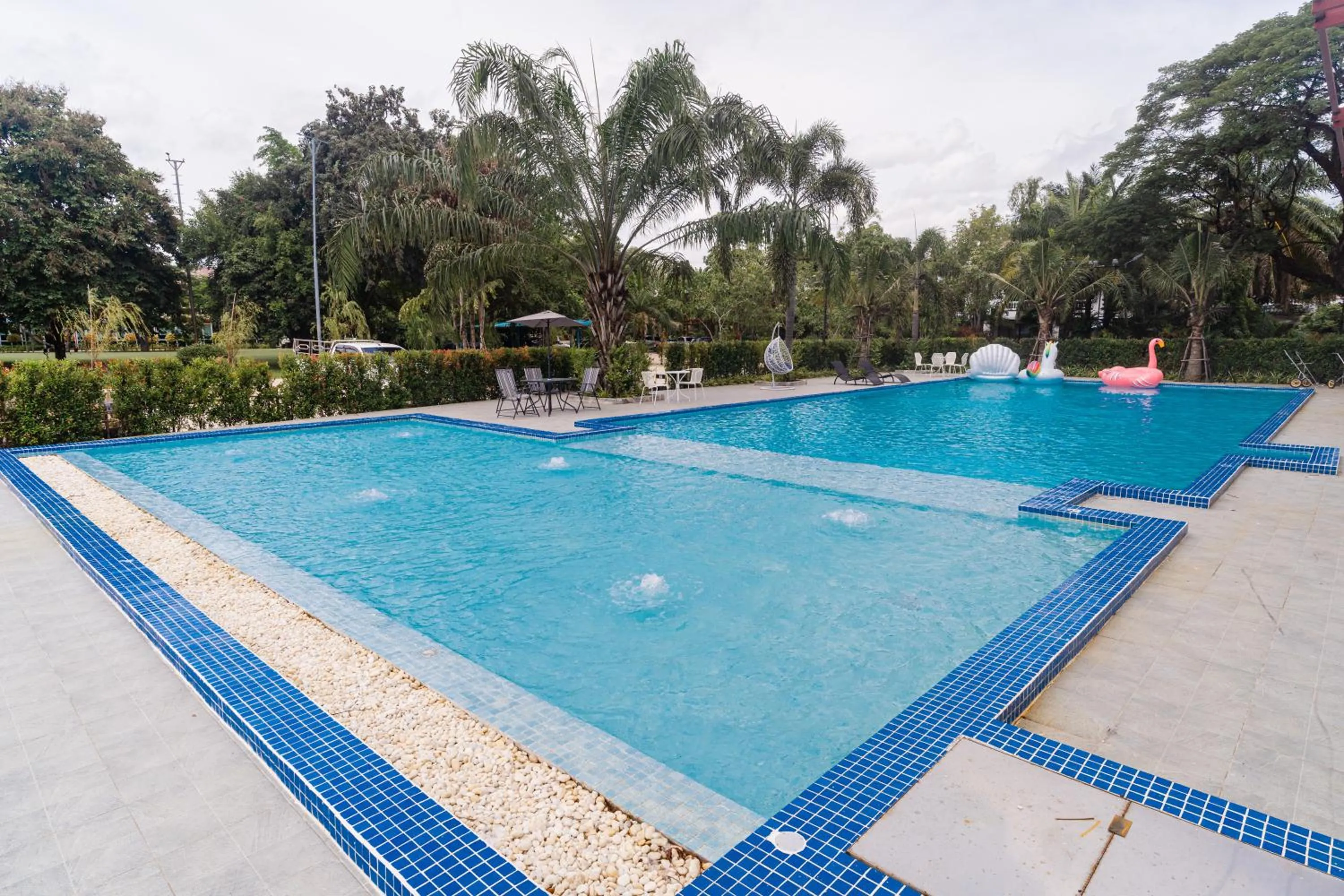 Swimming pool in Baan Suan Khun Ta and Golf Resort