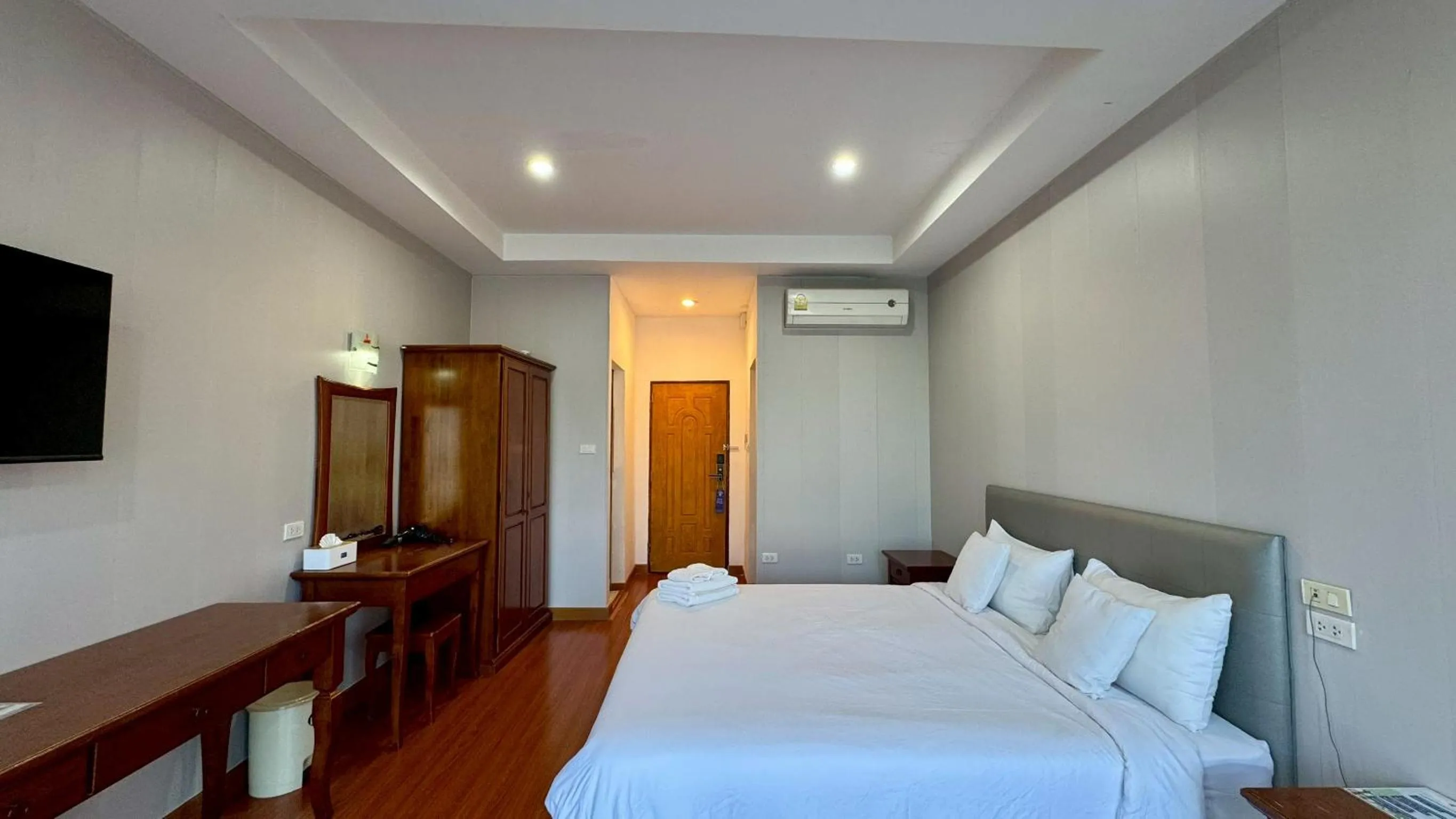 TV and multimedia, Bed in Baan Suan Khun Ta and Golf Resort