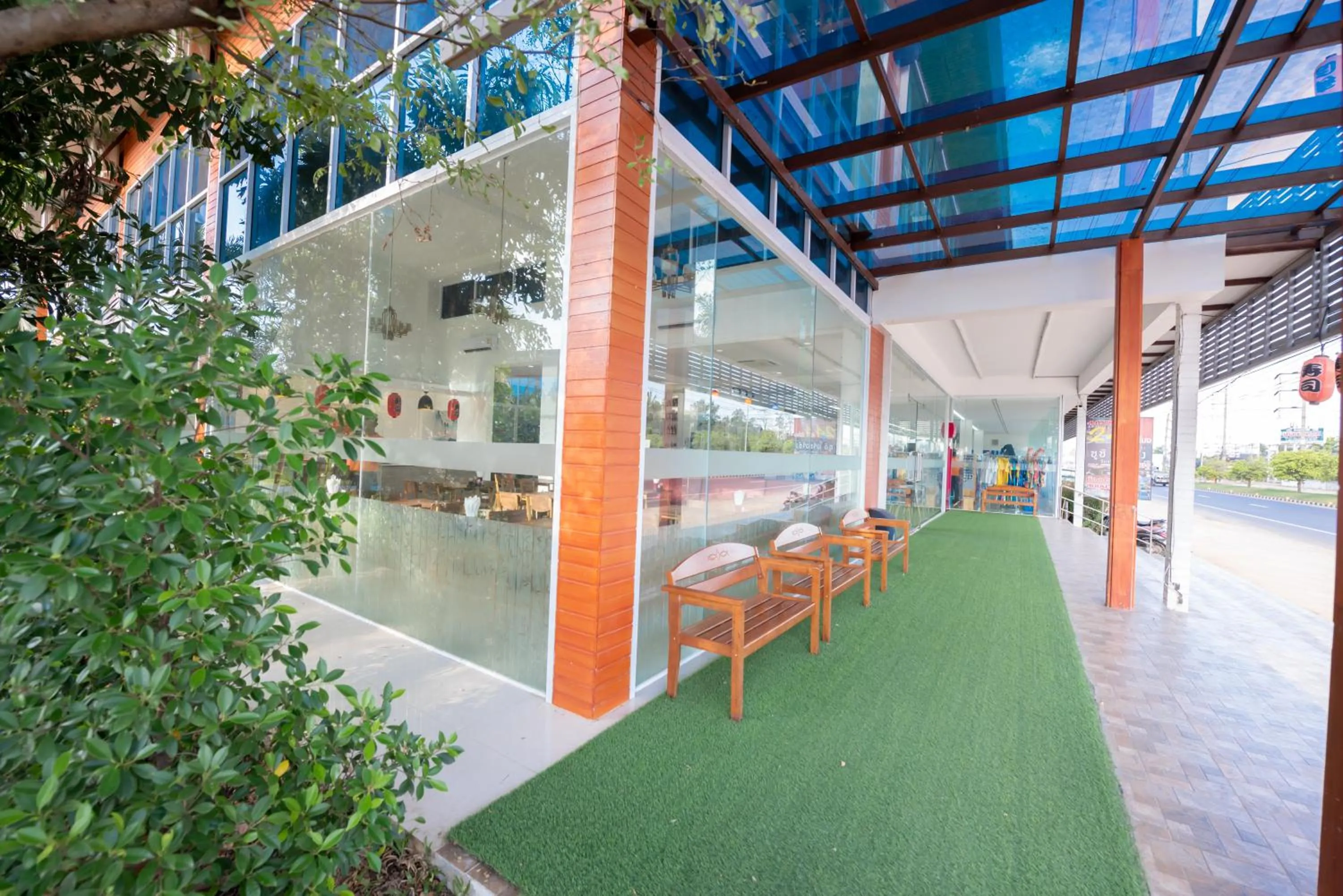 Supermarket/grocery shop in Baan Suan Khun Ta and Golf Resort