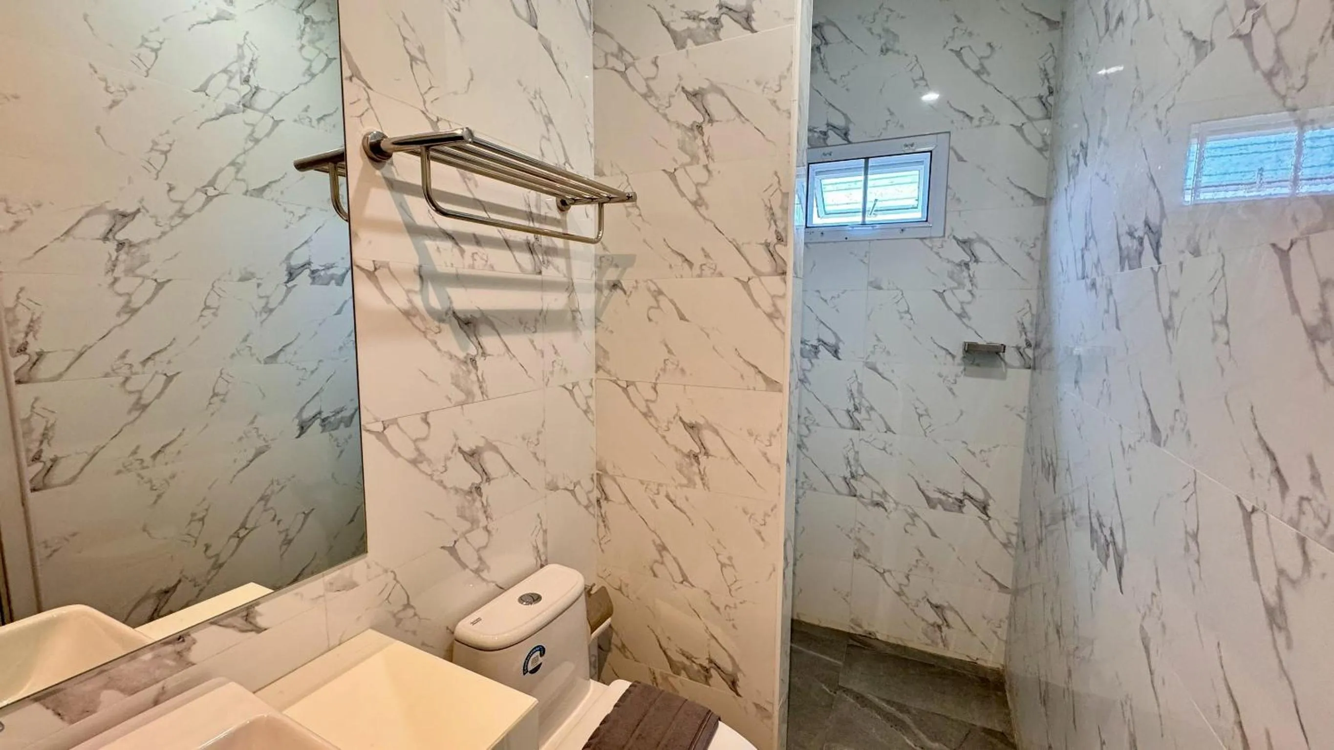 Shower in Baan Suan Khun Ta and Golf Resort