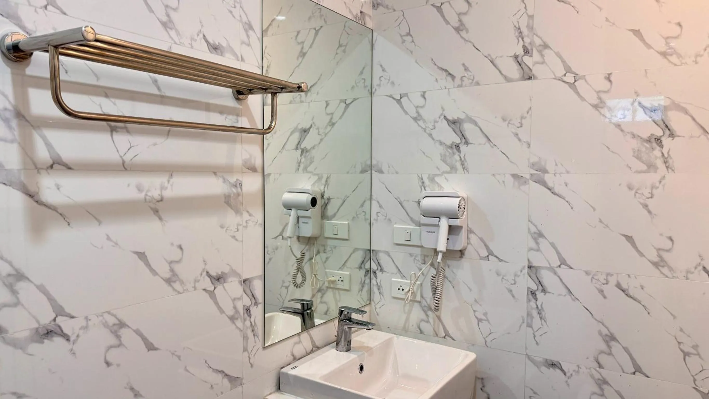 Shower in Baan Suan Khun Ta and Golf Resort