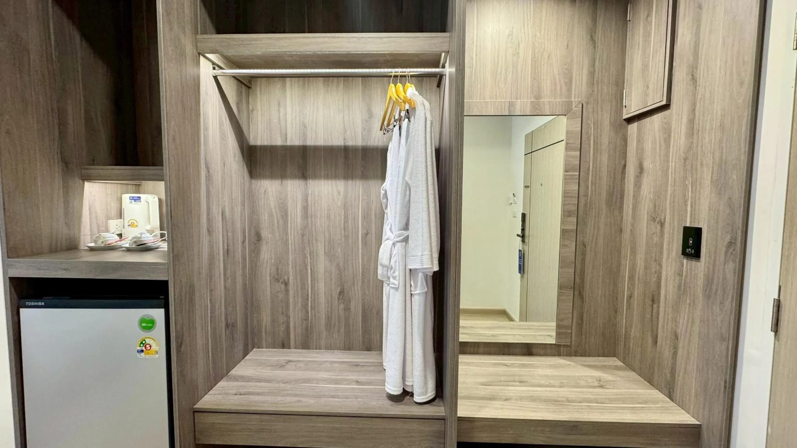 wardrobe in Baan Suan Khun Ta and Golf Resort