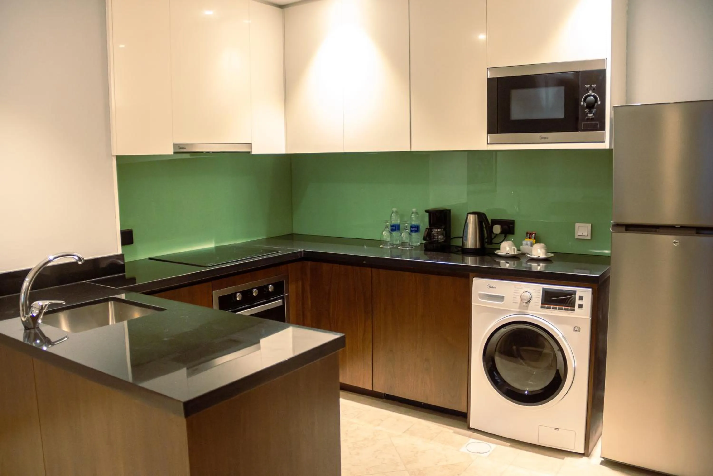 Kitchen or kitchenette in The Seven Hotel