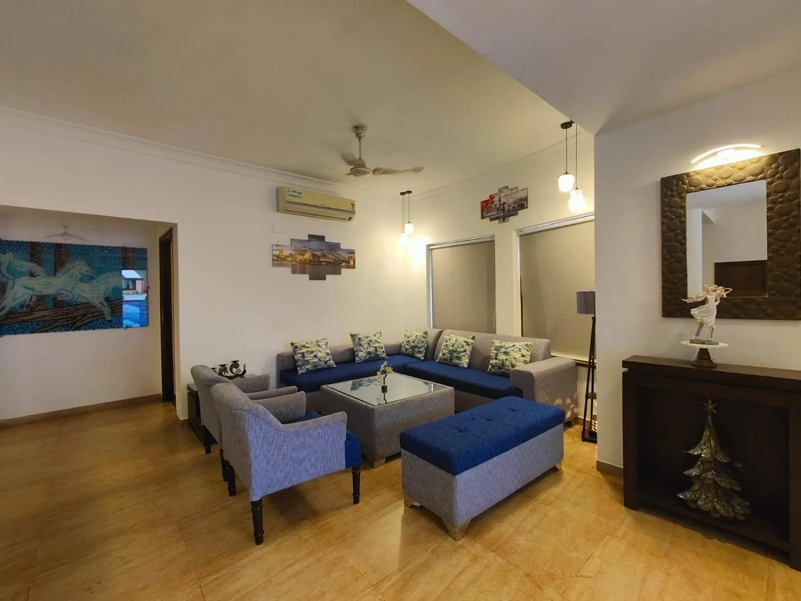 Seating area in La Sunila suites Baga by WSI