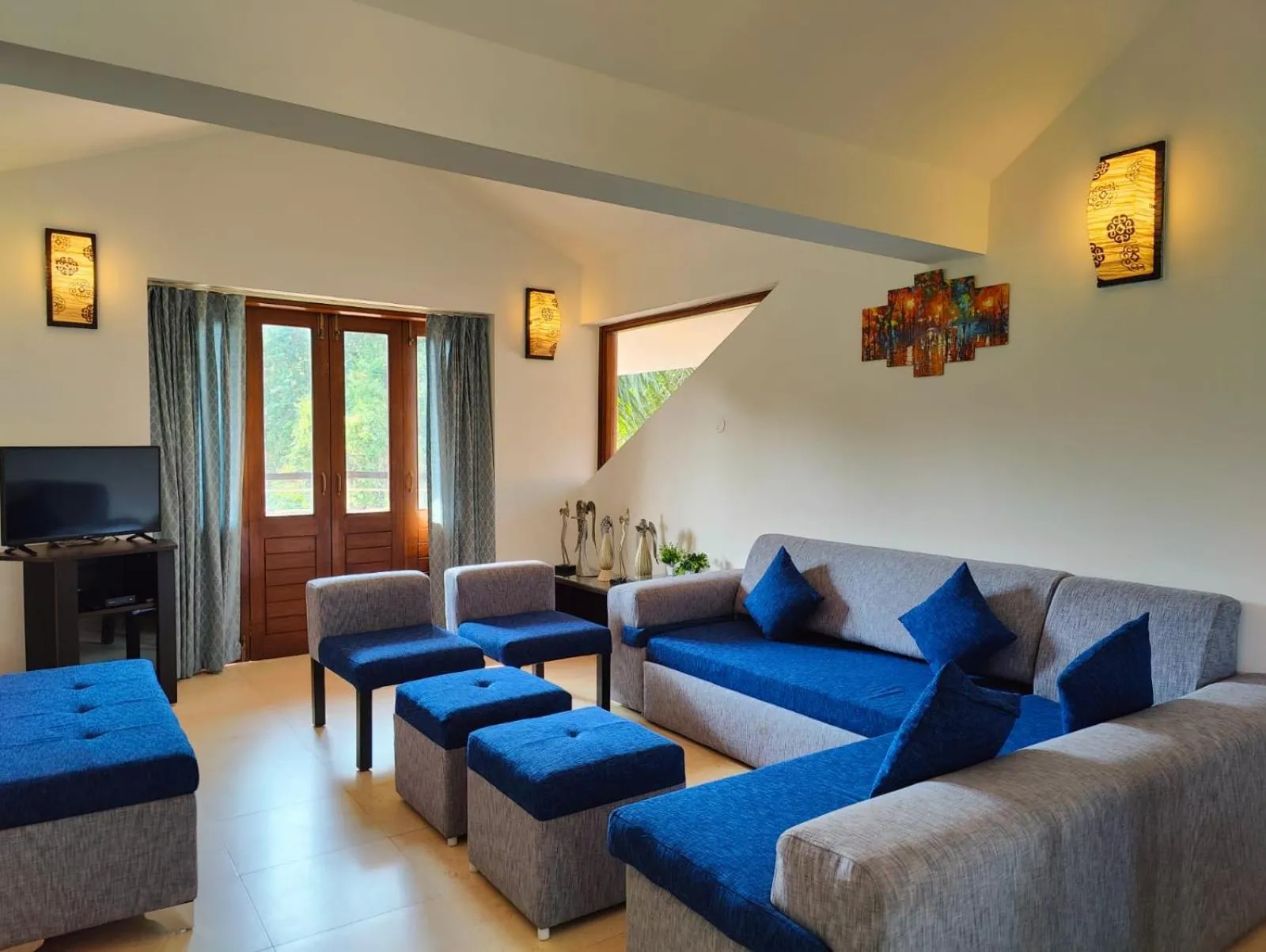 TV and multimedia in La Sunila suites Baga by WSI