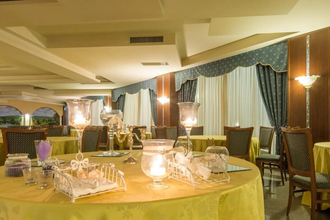 Restaurant/places to eat in Hotel Lido - Beach and Palace